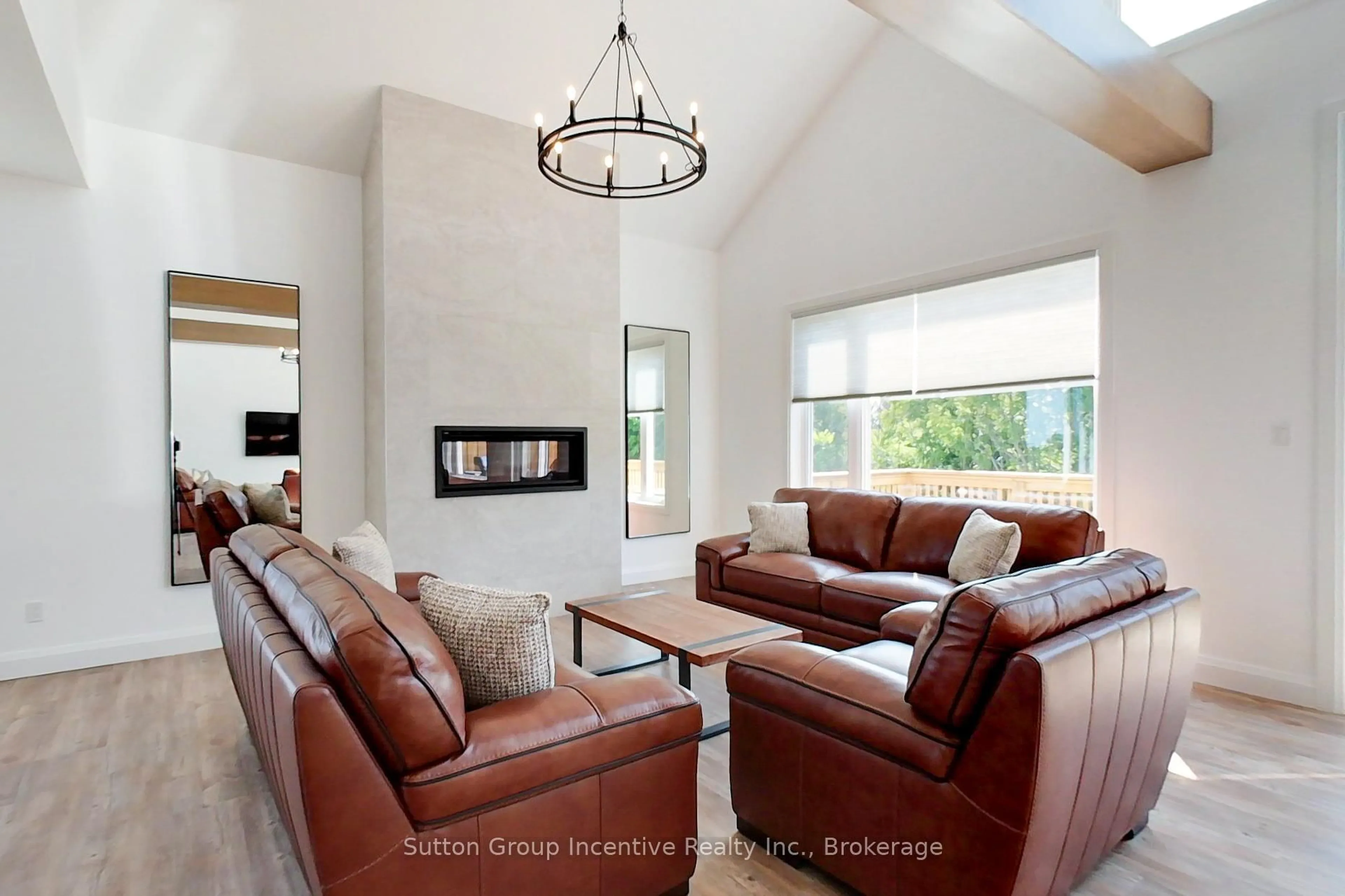 Living room with furniture, unknown for 130 Arlberg Cres, Blue Mountains Ontario L9Y 0M1