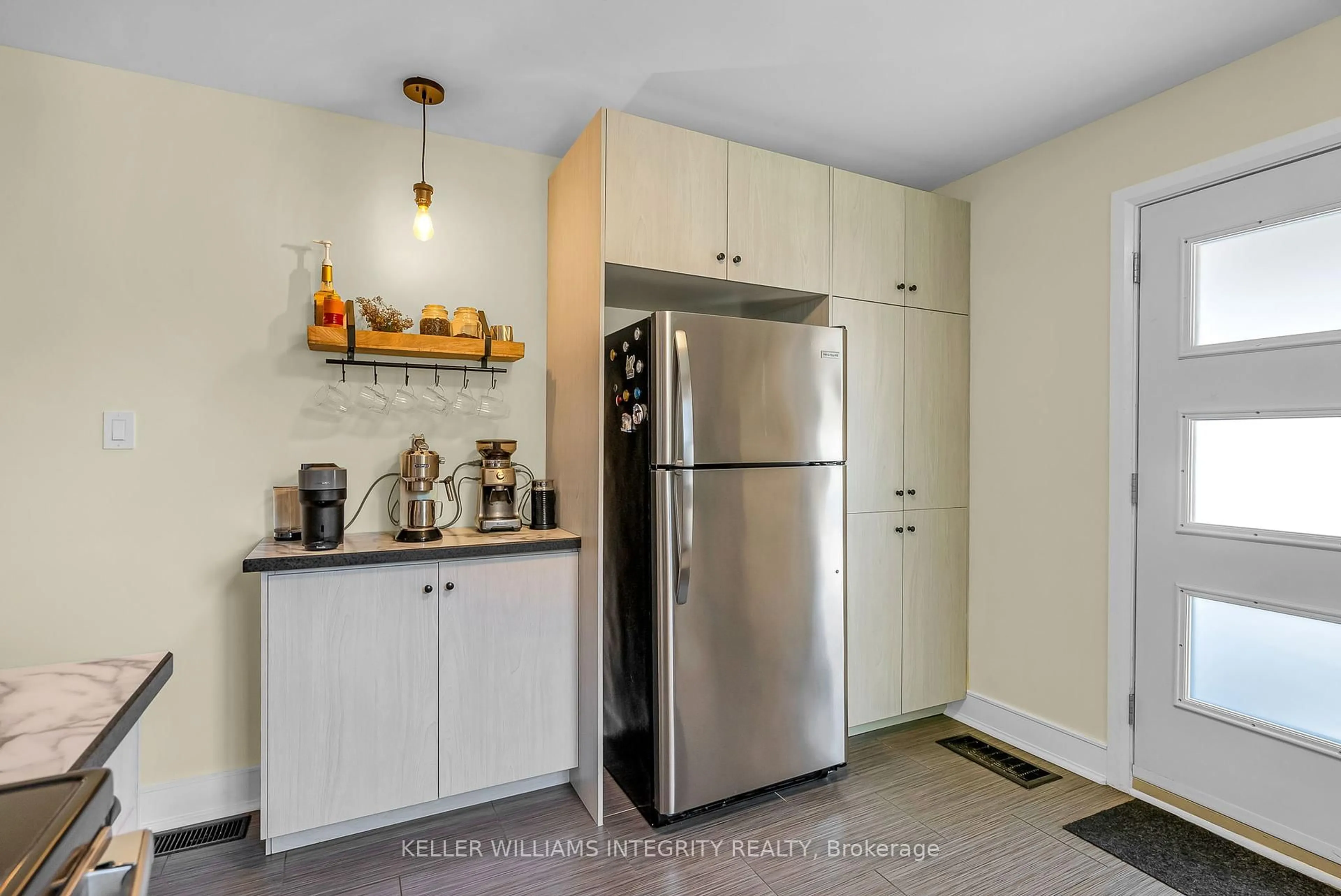 Unknown for 31 Dunbar Ave, Cornwall Ontario K6H 5M6