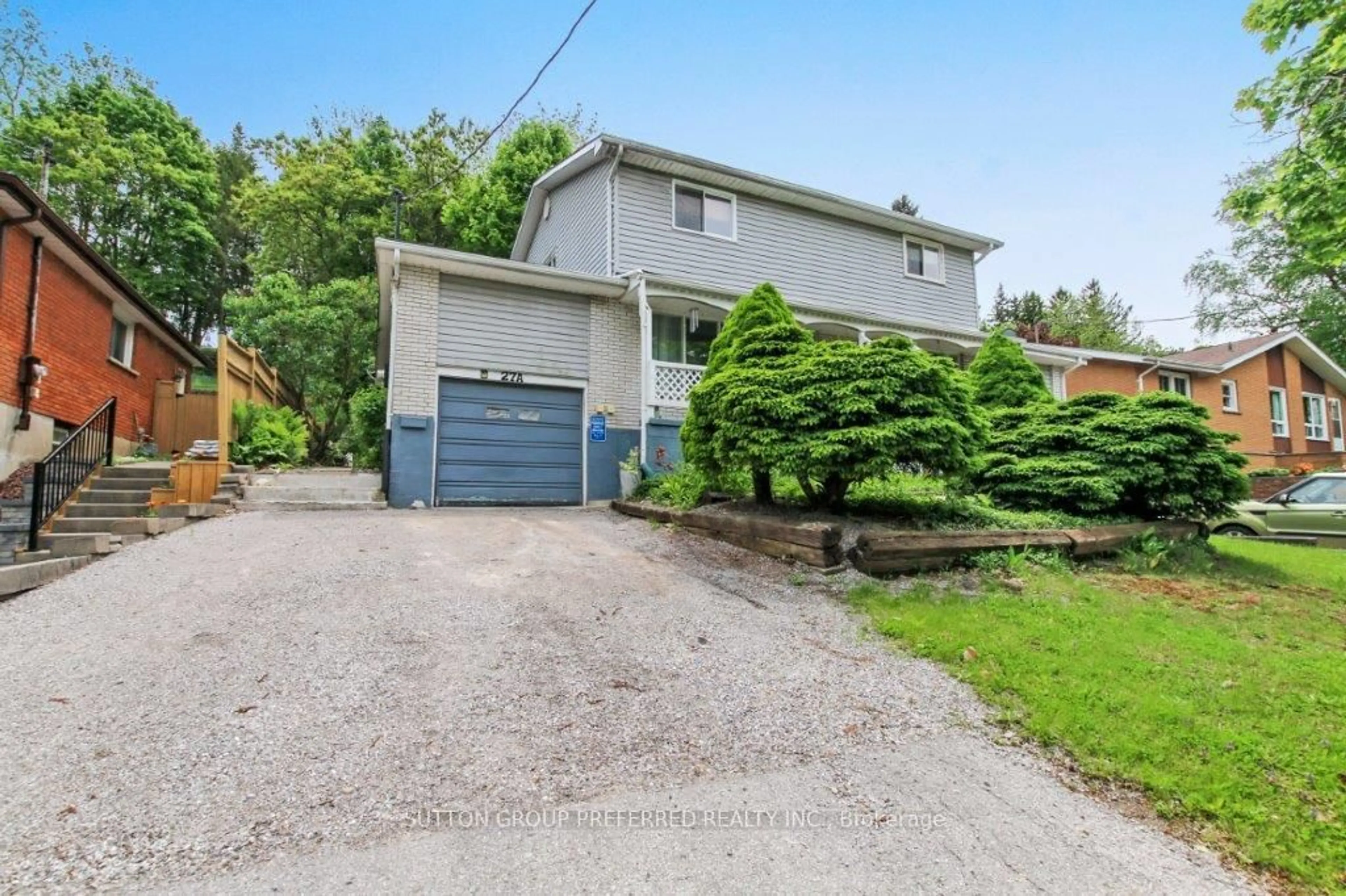 A pic from outside/outdoor area/front of a property/back of a property/a pic from drone, street for 27A WARREN Rd, Norfolk Ontario N3Y 2J7