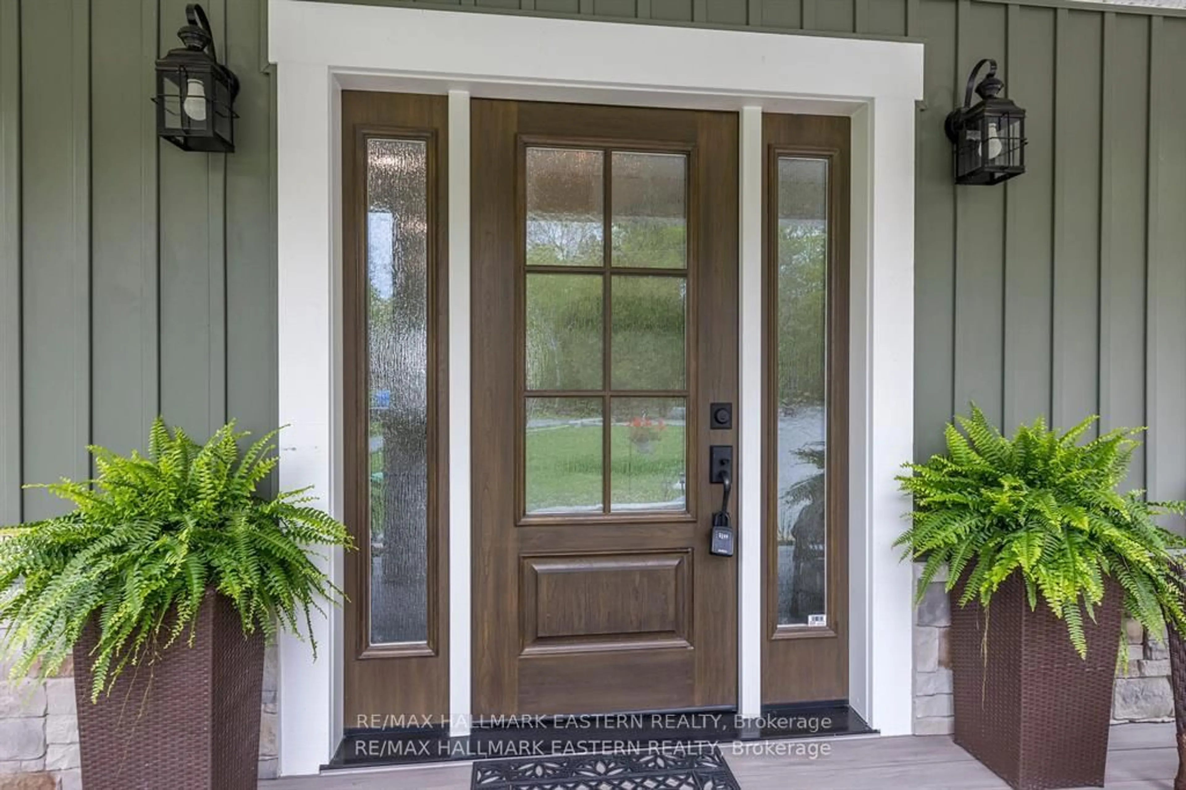Indoor entryway for 2151 Little Chipmunk Rd, Douro-Dummer Ontario K0L 2H0