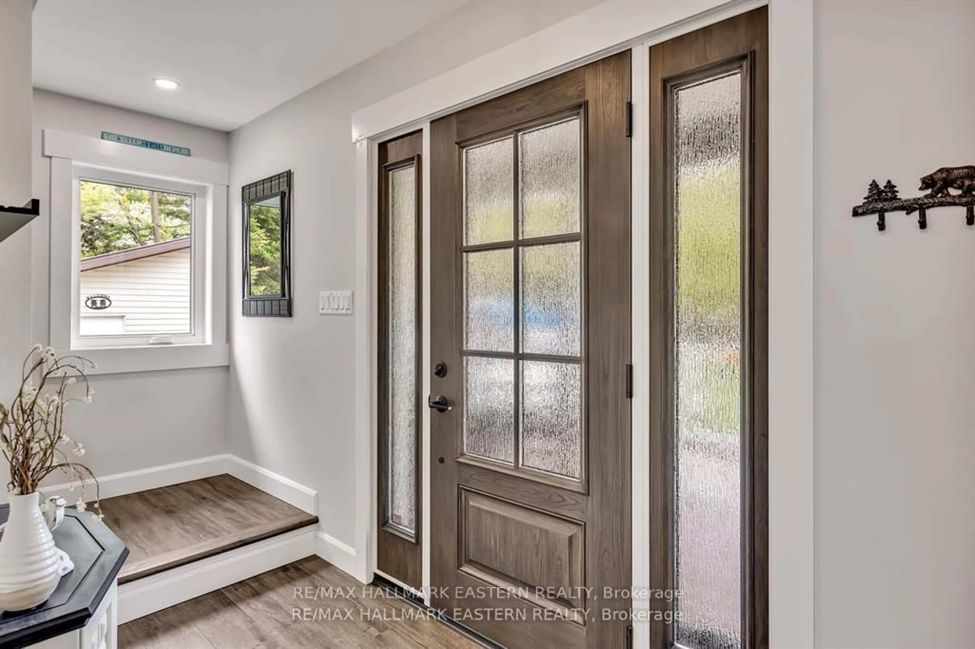 Indoor entryway for 2151 Little Chipmunk Rd, Douro-Dummer Ontario K0L 2H0