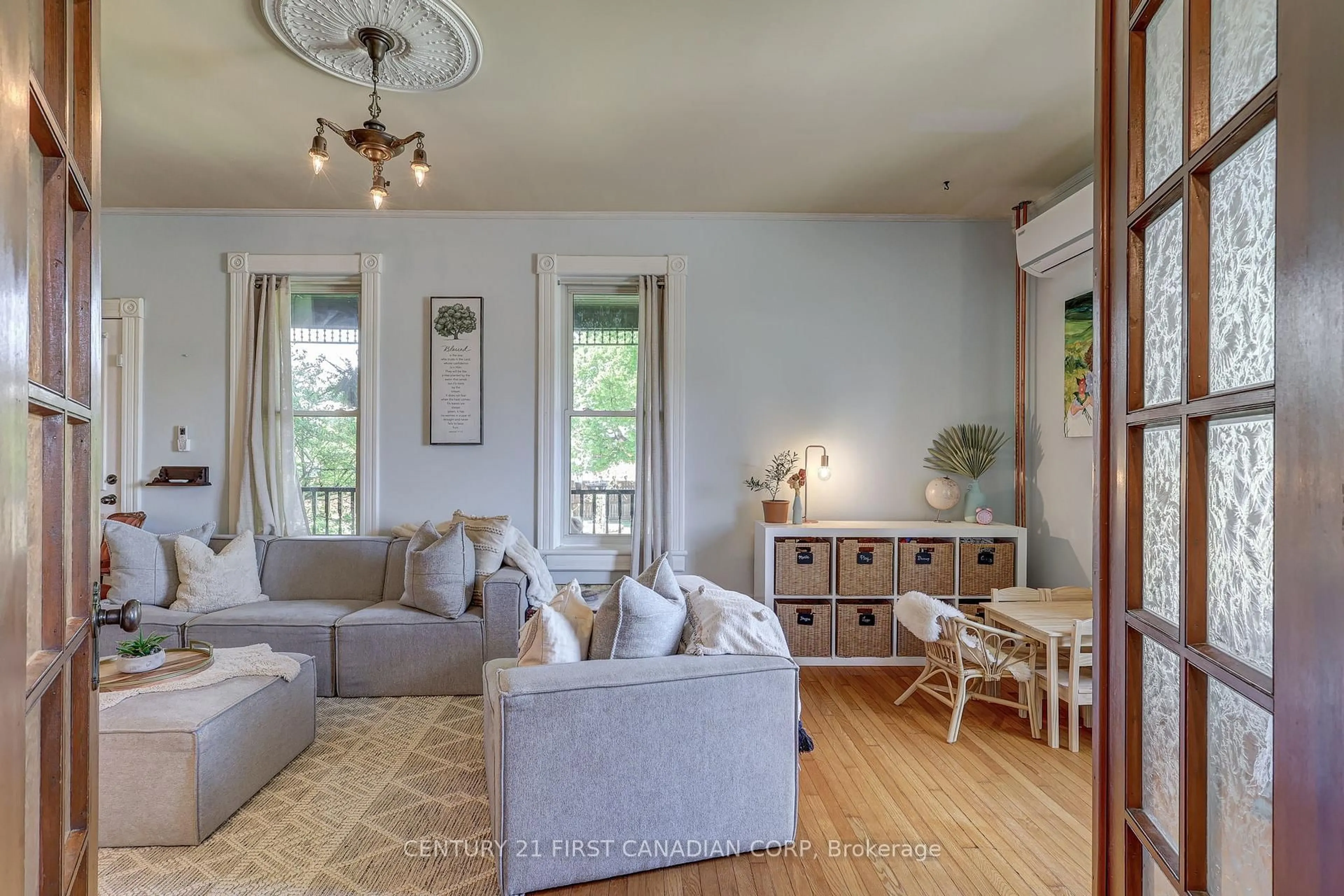 Living room with furniture, unknown for 136 King St, Chatham-Kent Ontario N0P 1T0
