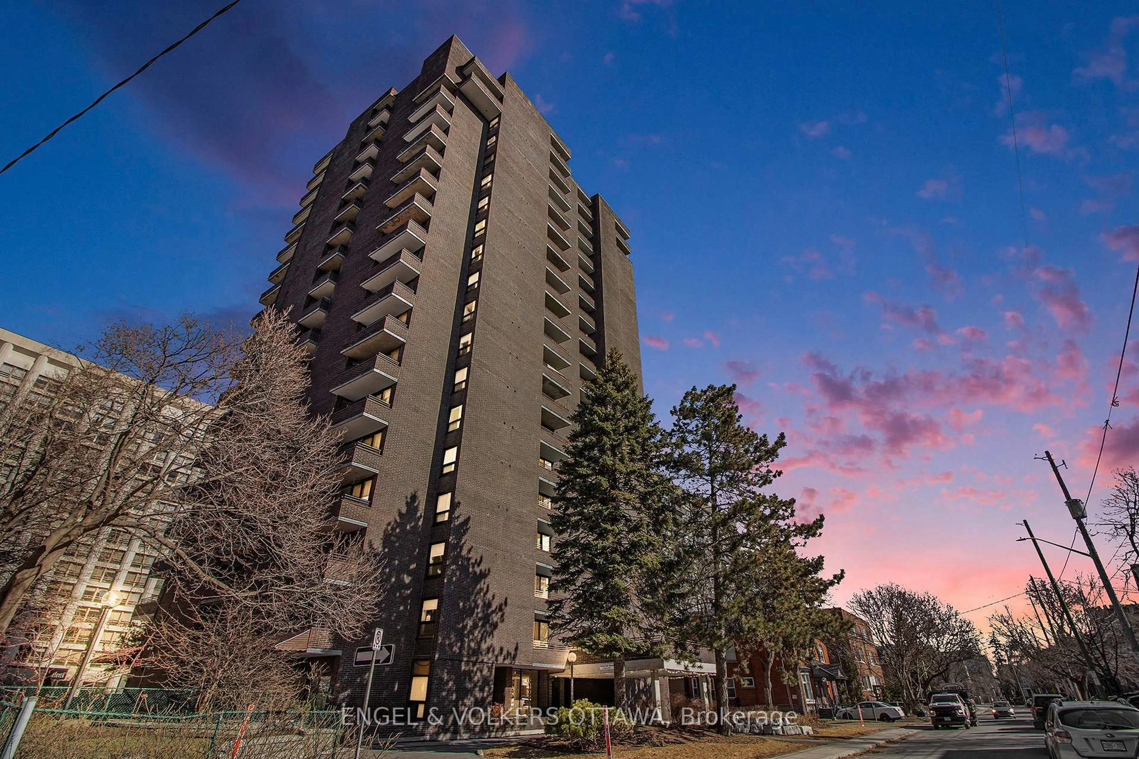 Unknown for 71 Somerset St #1106, Ottawa Ontario K2P 2G2