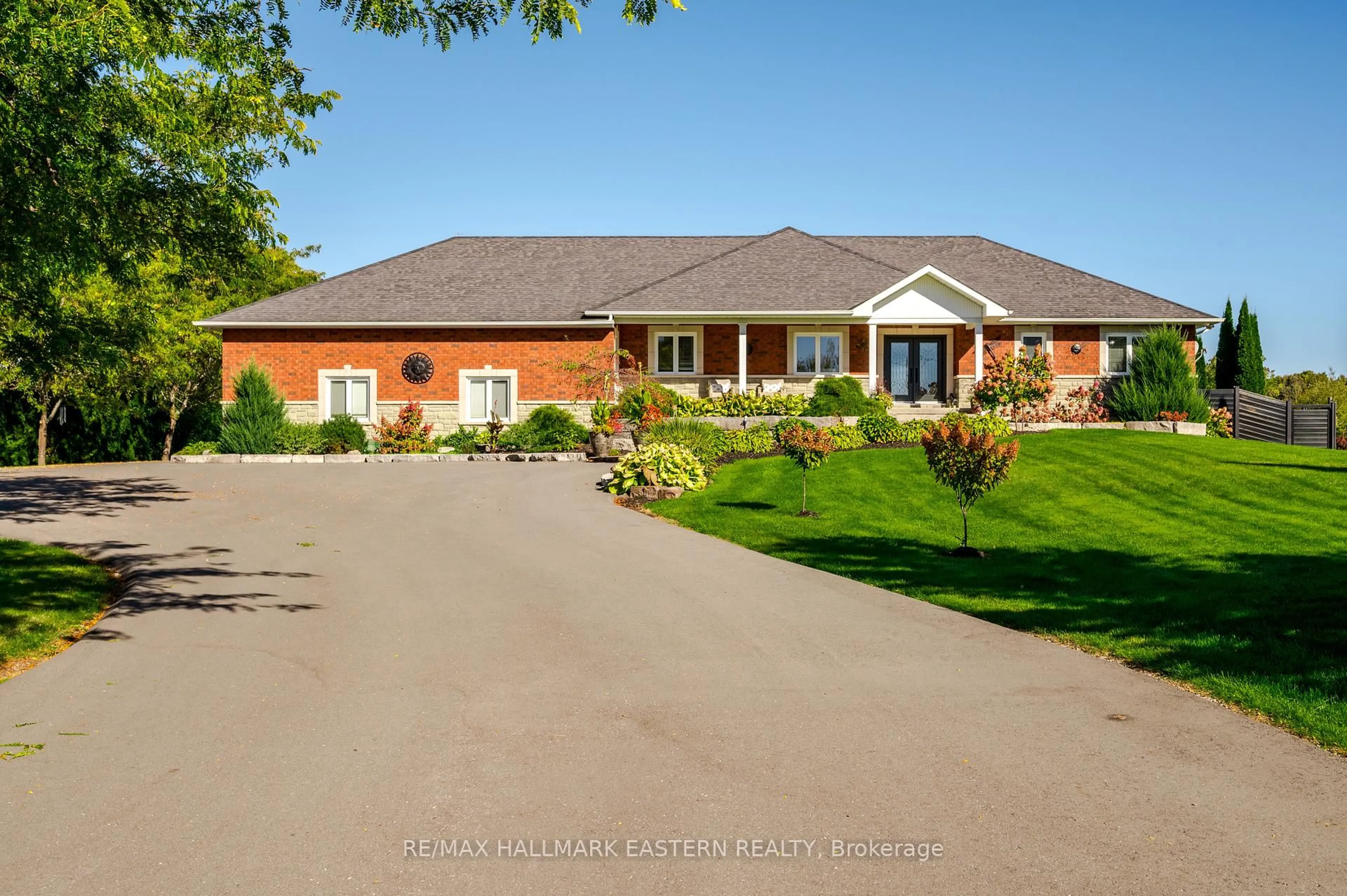 A pic from outside/outdoor area/front of a property/back of a property/a pic from drone, street for 1265 Floods Dr, Selwyn Ontario K0L 1T0
