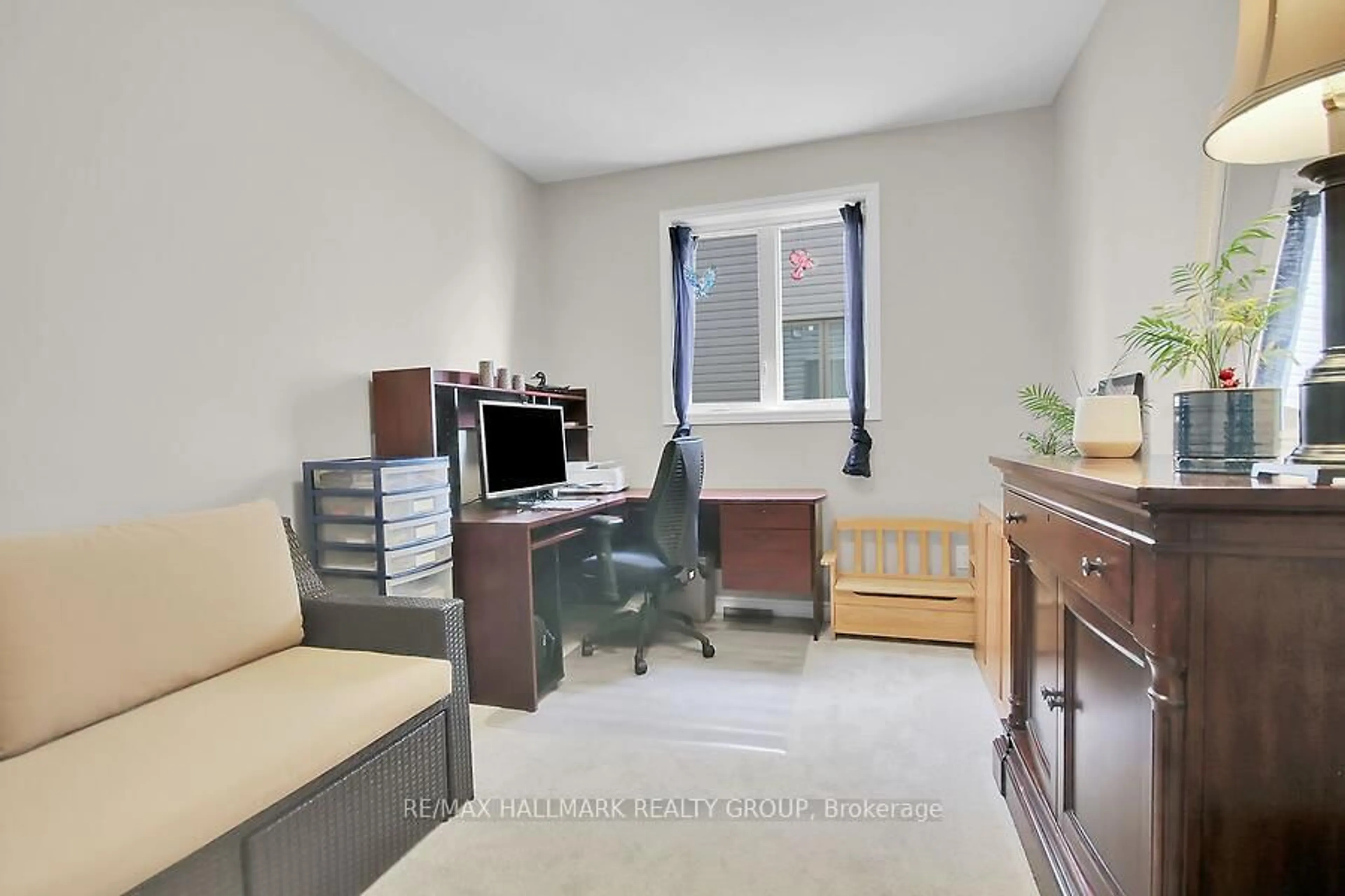 A pic of a room for 768 Namur St, Russell Ontario K0A 1W0