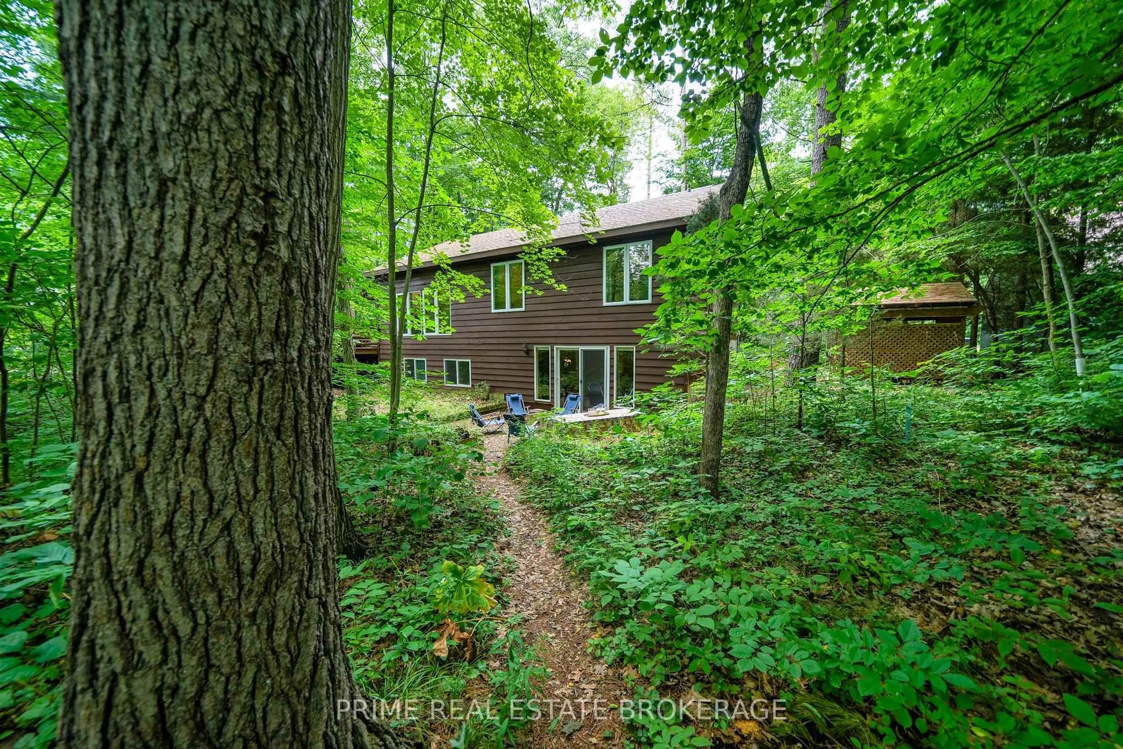 Unknown for 9919 Pinery Lane, Lambton Shores Ontario N0M 1T0