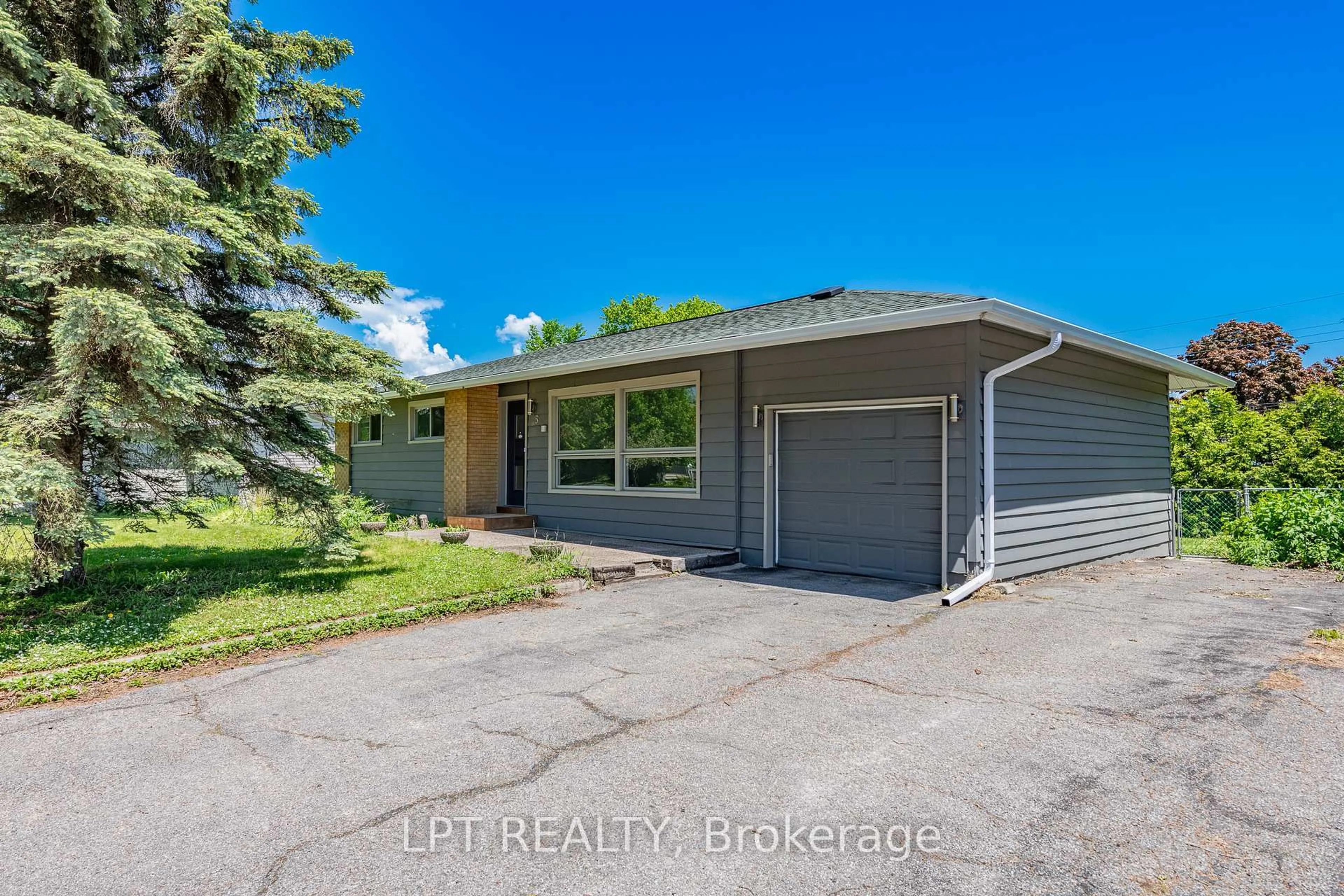 A pic from outside/outdoor area/front of a property/back of a property/a pic from drone, street for 5 Attwood Cres, Nepean Ontario K2E 5B1