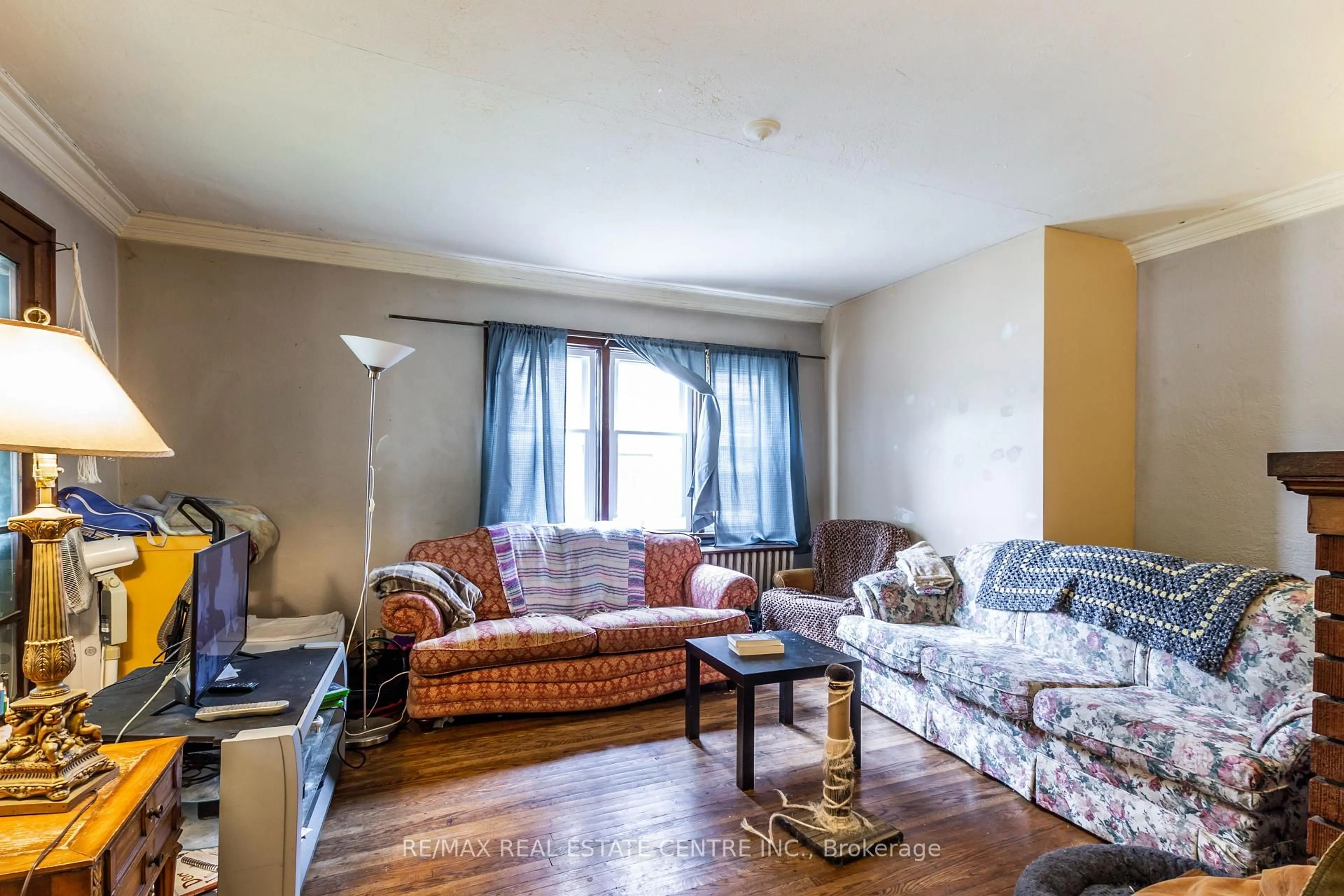 Living room with furniture, unknown for 178 Erb St, Waterloo Ontario N2L 1V3