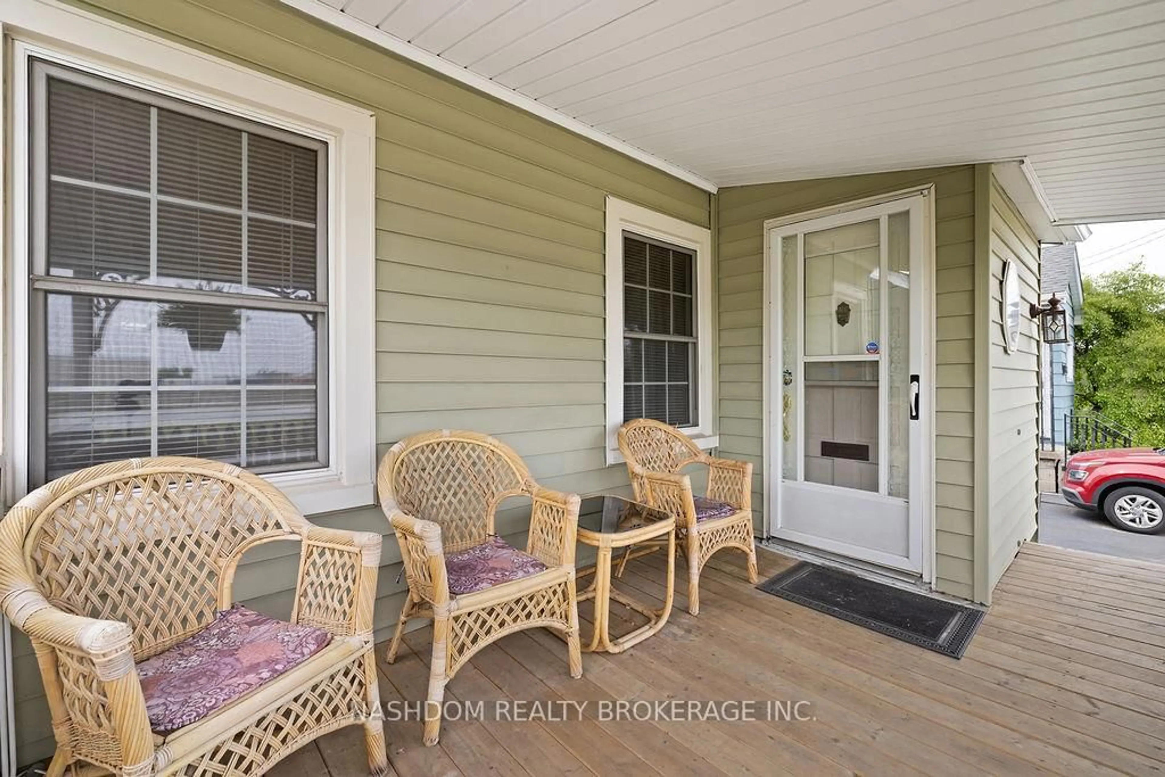 Patio, water/lake/river/ocean view for 365 Strathearne Ave, Hamilton Ontario L8H 5L2