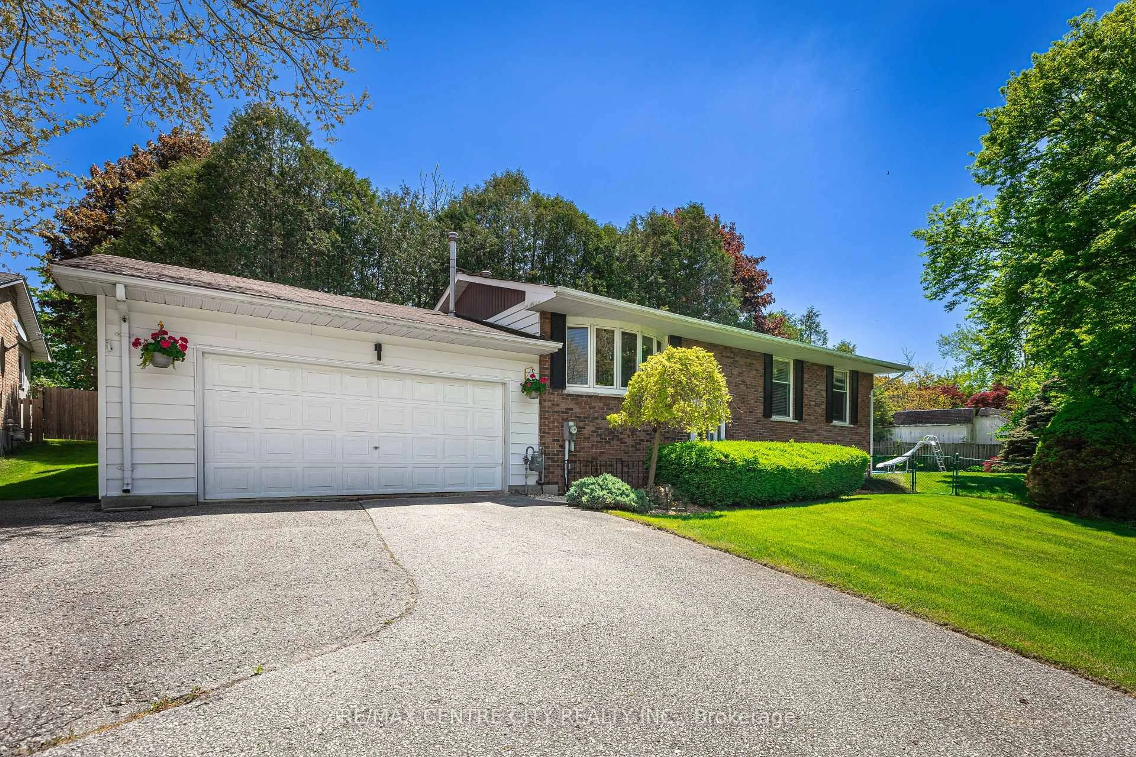 Unknown for 4500 EAST Rd, Central Elgin Ontario N5L 1A0