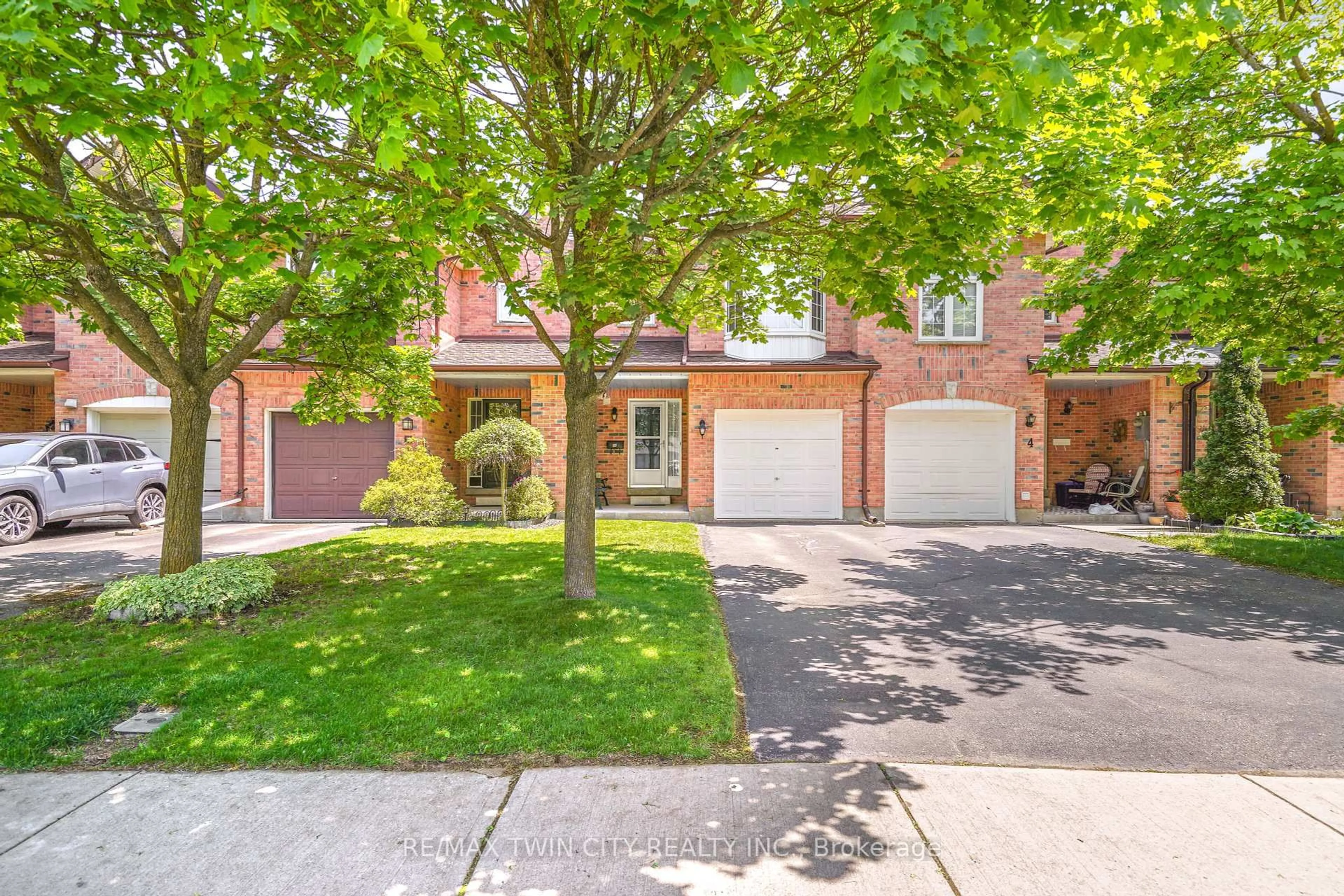 Home with brick exterior material, street for 4 Courtland Dr #A, Brantford Ontario N3R 7V8