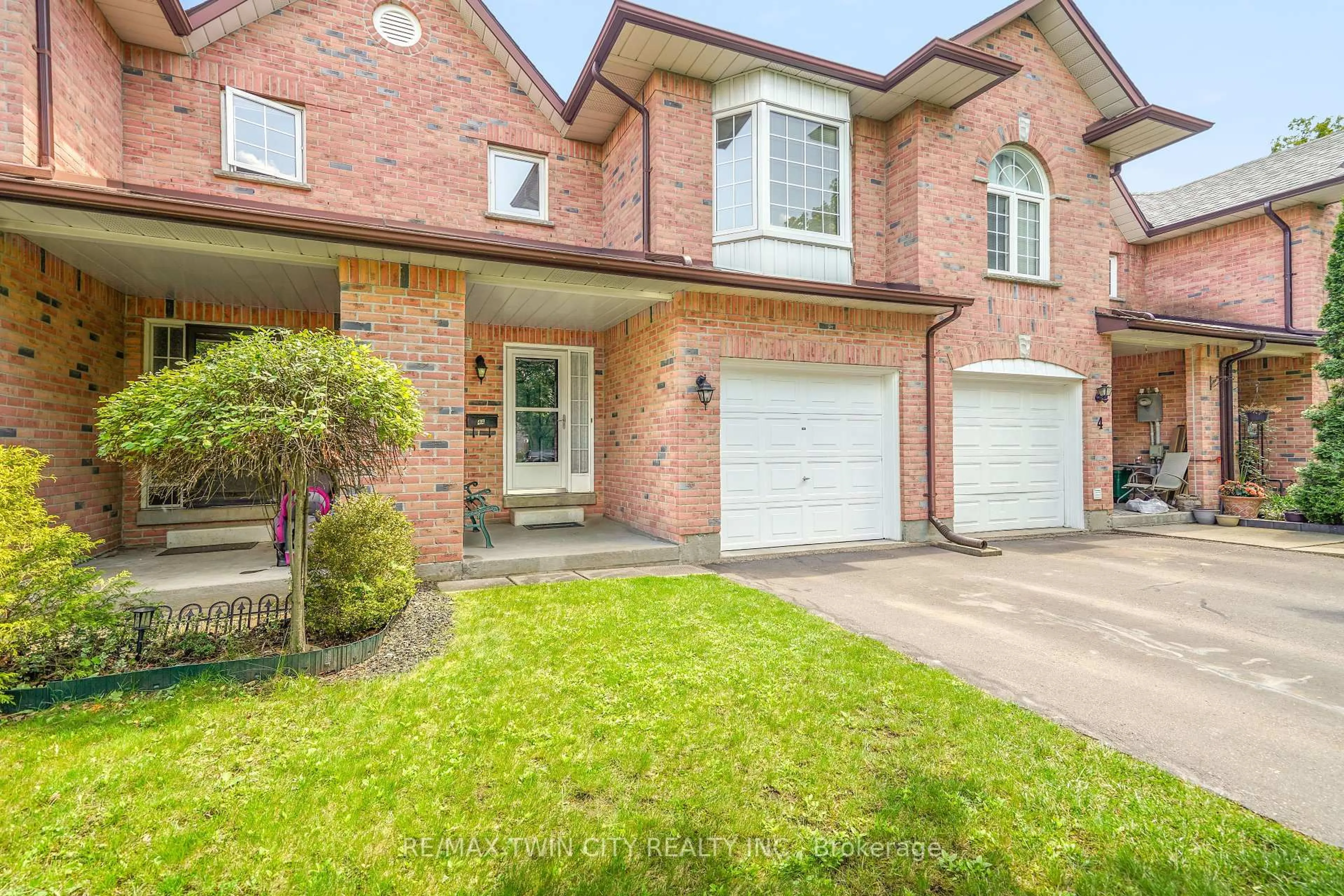 Home with brick exterior material, street for 4 Courtland Dr #A, Brantford Ontario N3R 7V8