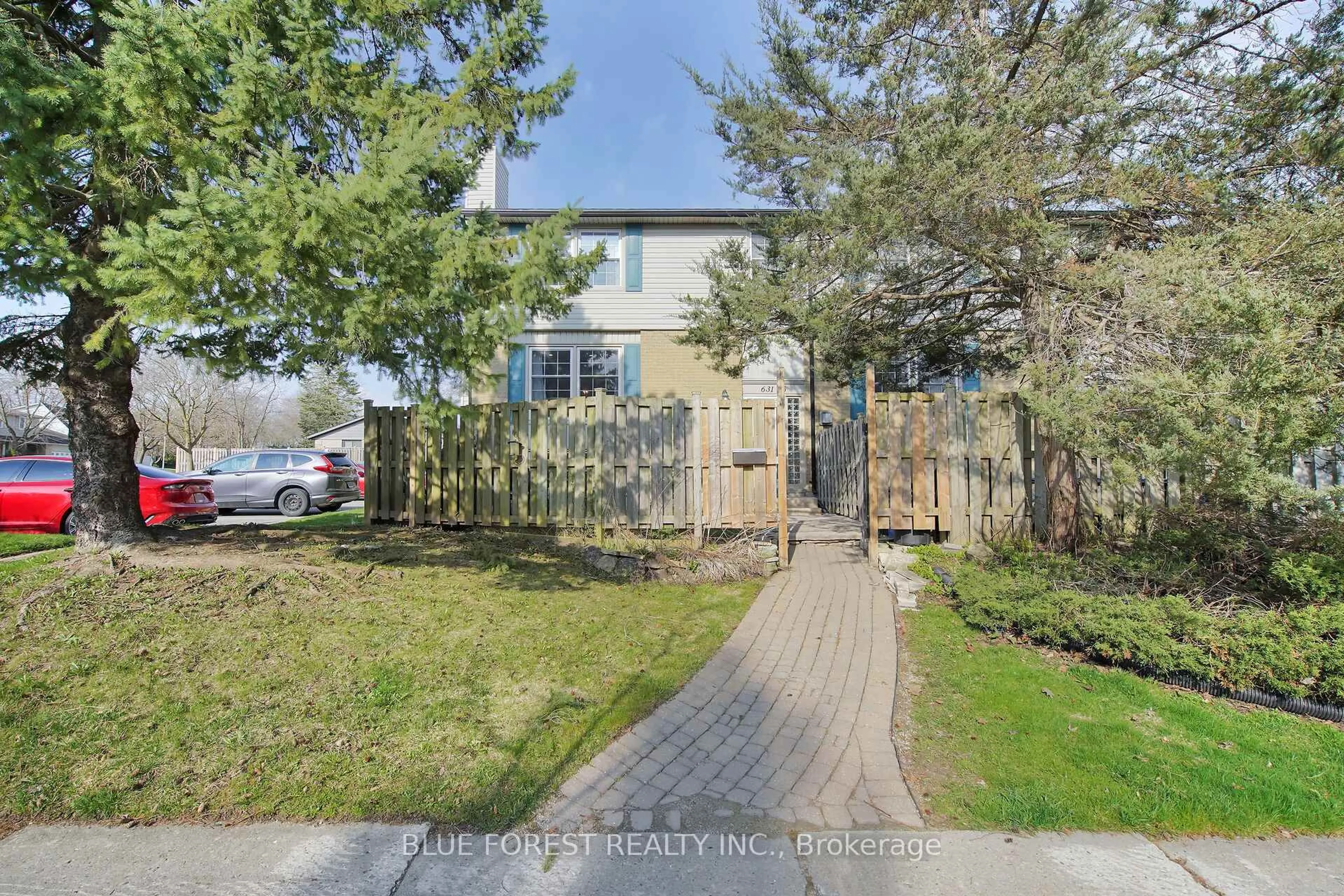 A pic from outside/outdoor area/front of a property/back of a property/a pic from drone, street for 631 Cranbrook Rd #26, London South Ontario N6K 2Y4