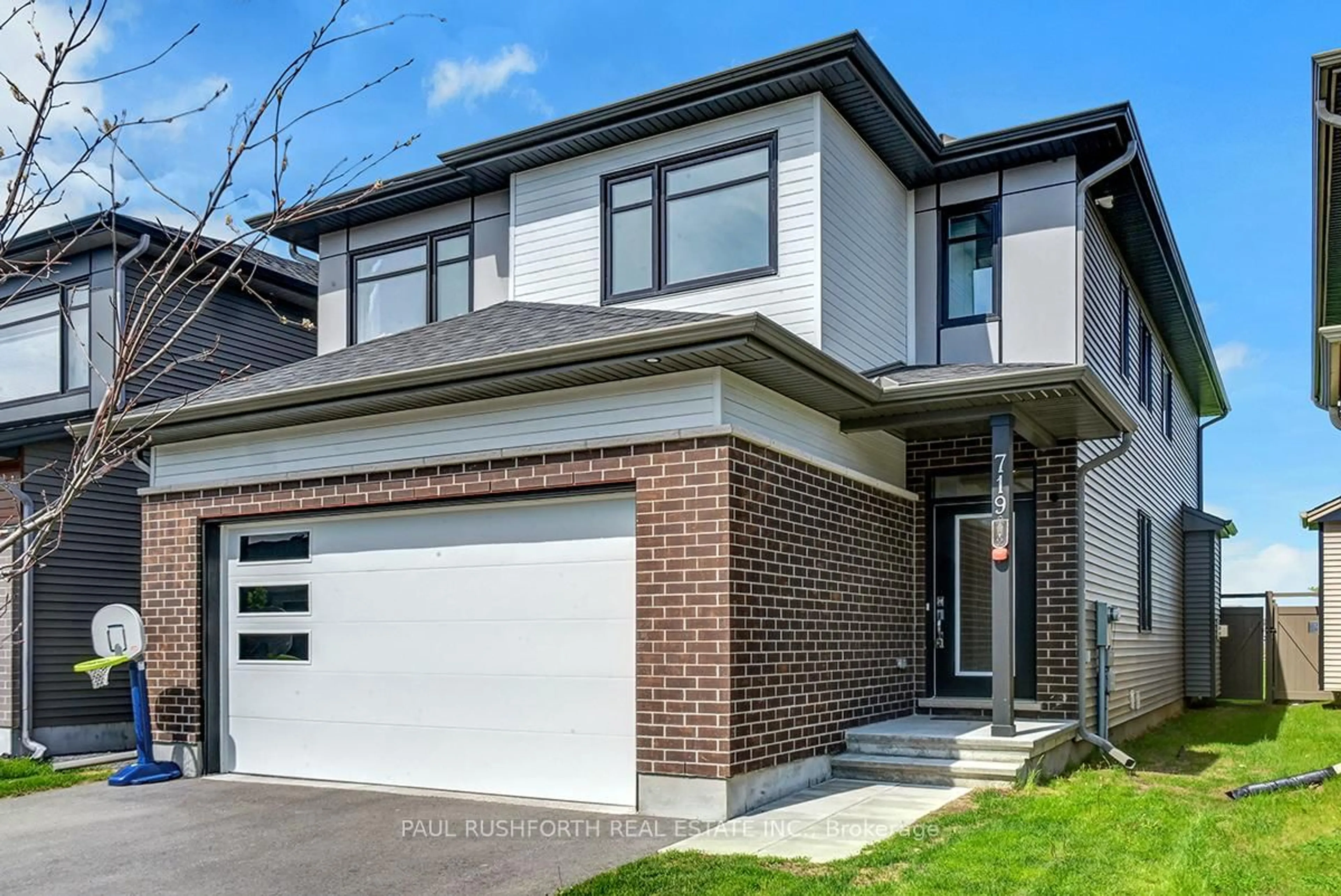 Home with brick exterior material, street for 719 Painted Sky Way, Stittsville Ontario K2S 2W7