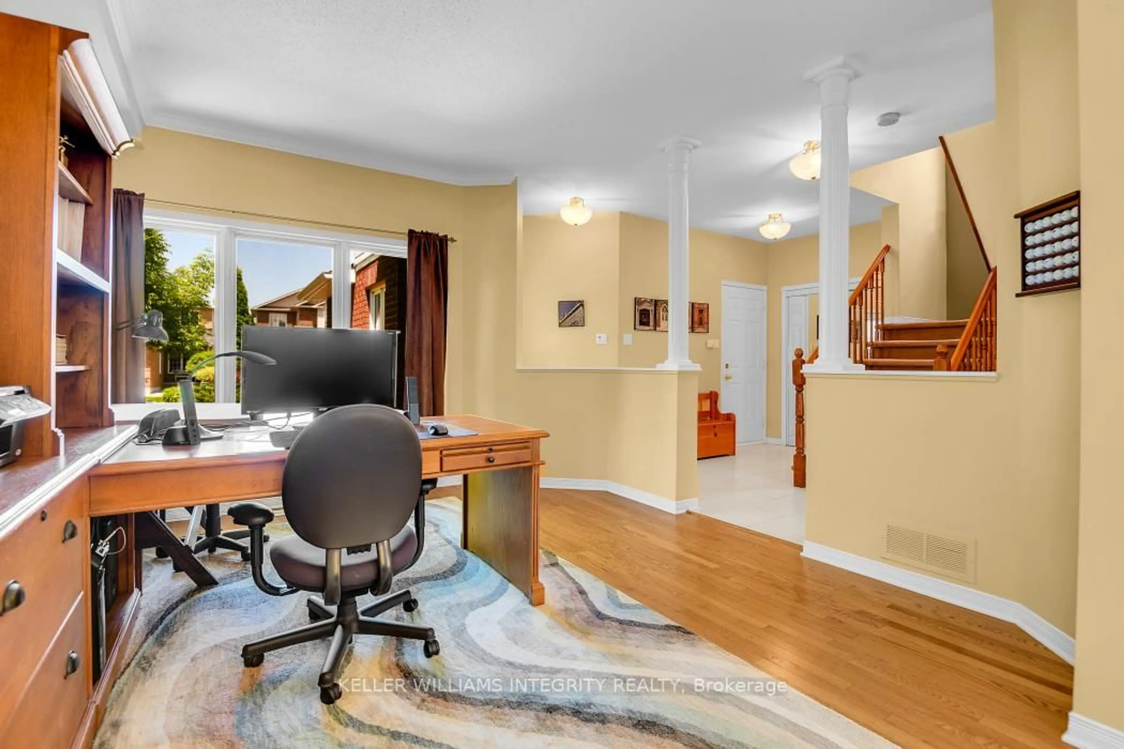 Indoor foyer for 1042 Rocky Harbour Cres, Ottawa Ontario K1V 1V2