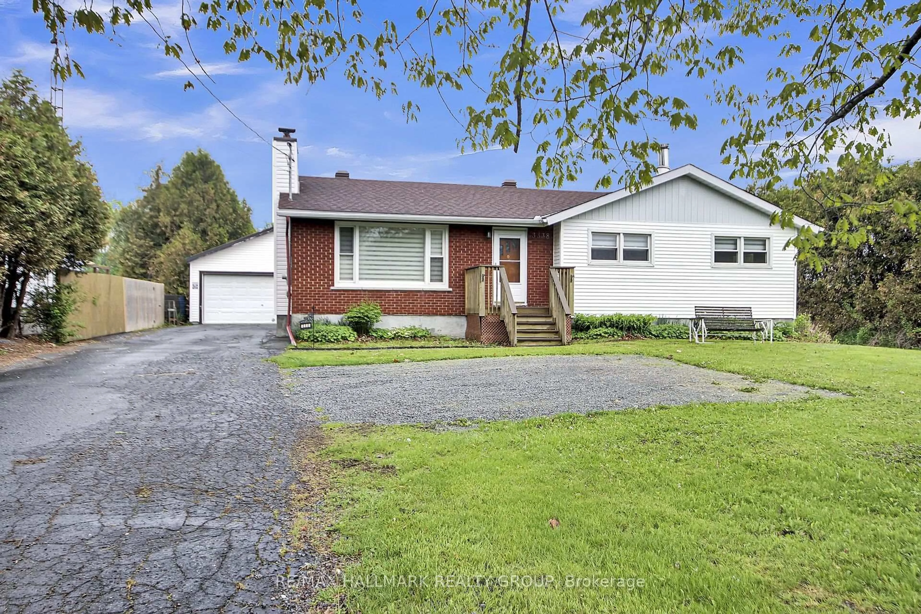 Home with vinyl exterior material, street for 3338 Huntley Rd, Richmond Ontario K0A 2Z0