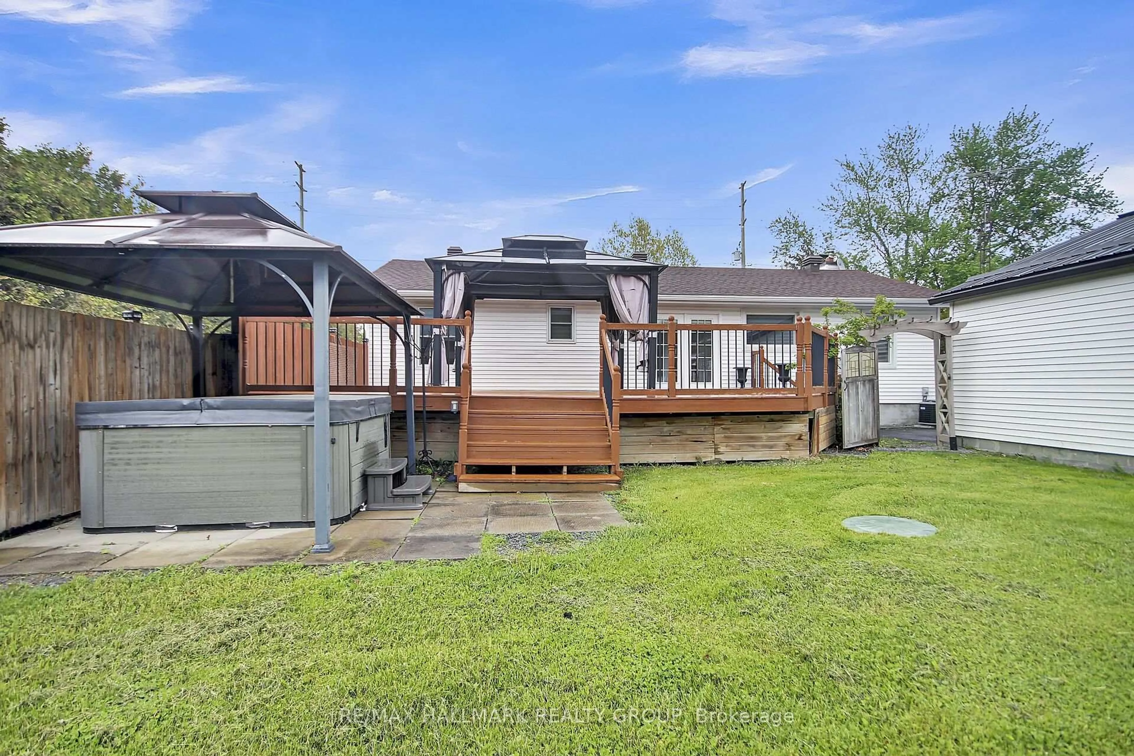 A pic from outside/outdoor area/front of a property/back of a property/a pic from drone, street for 3338 Huntley Rd, Richmond Ontario K0A 2Z0