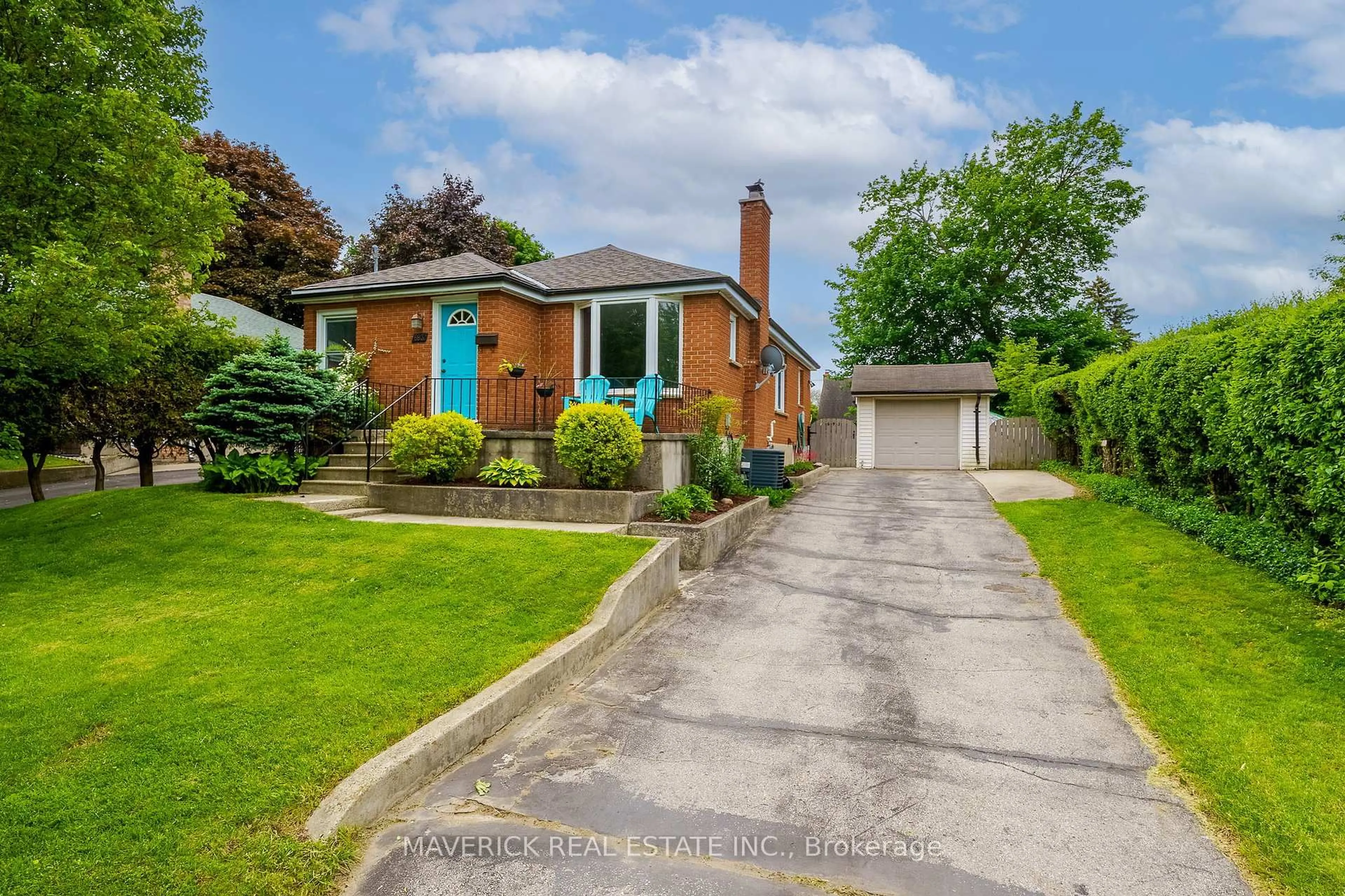 Unknown for 693 Ecclestone St, London East Ontario N5Y 3Z8