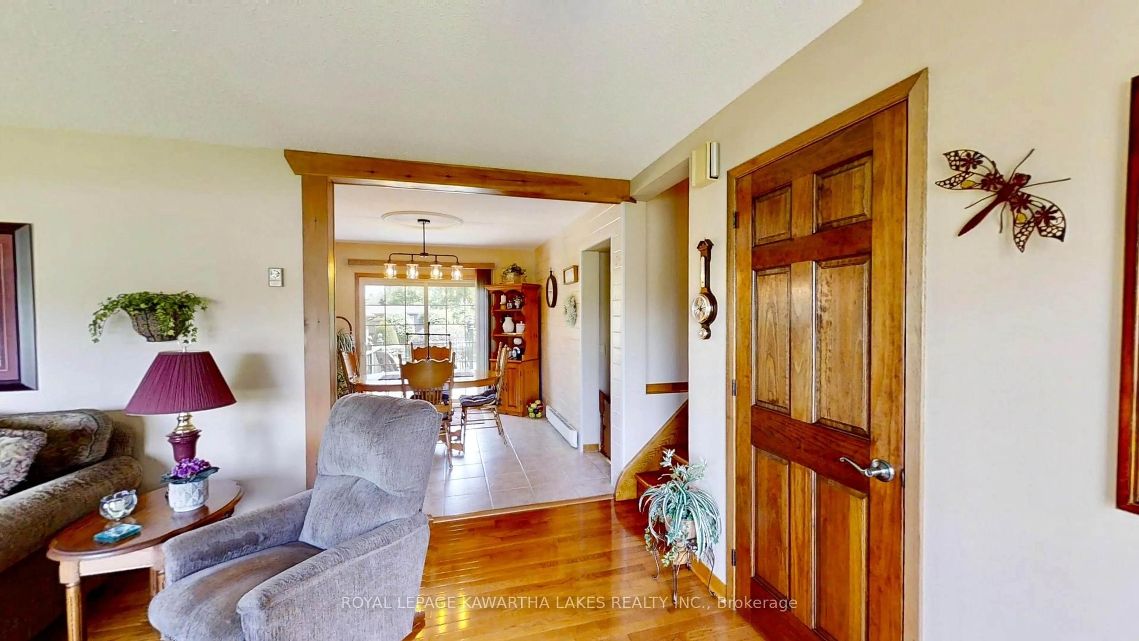 Indoor foyer for 30 Grant Dr, Kawartha Lakes Ontario K0M 2M0