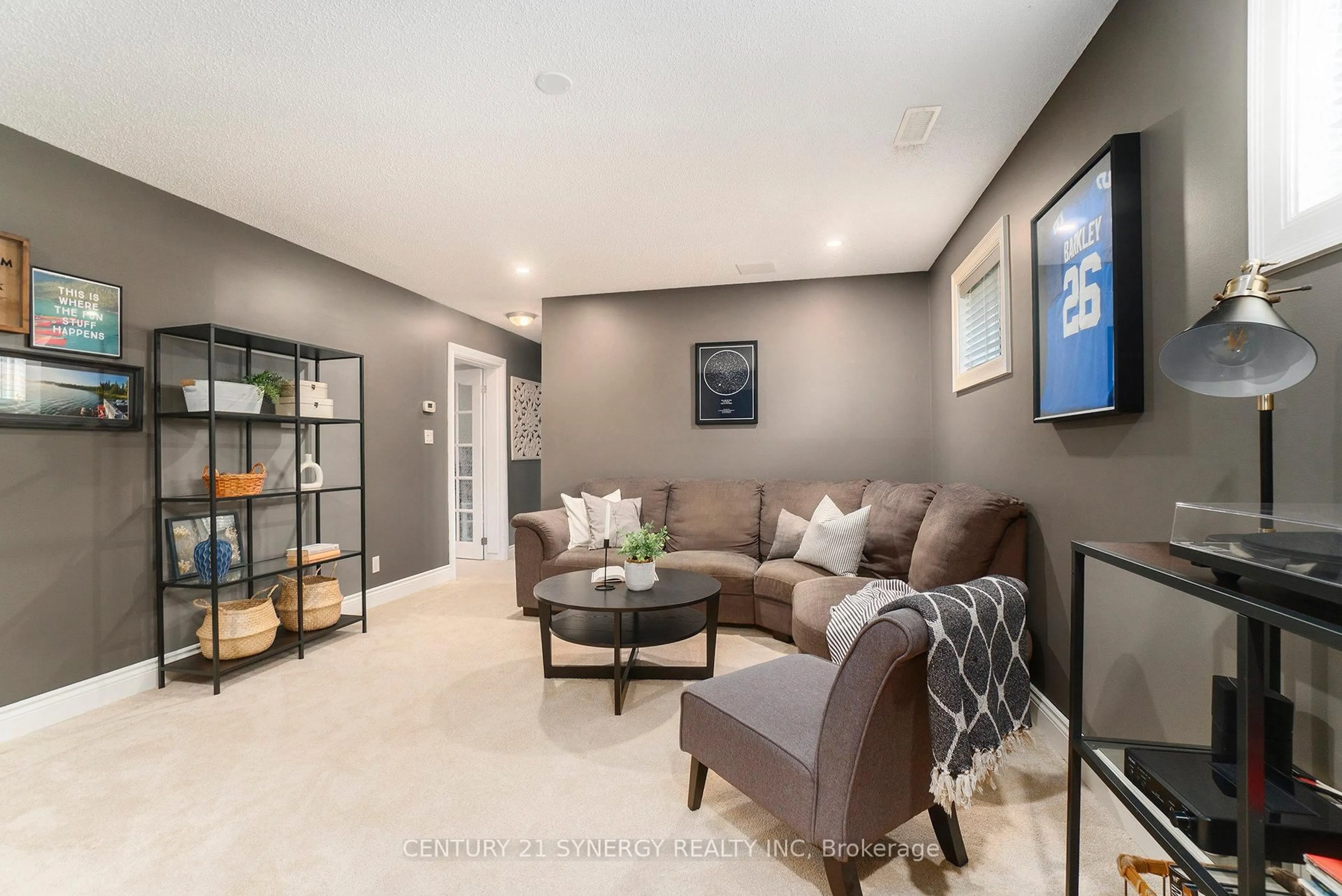 Living room with furniture, unknown for 400 Mcdermitt Dr, Clarence-Rockland Ontario K4K 1K9