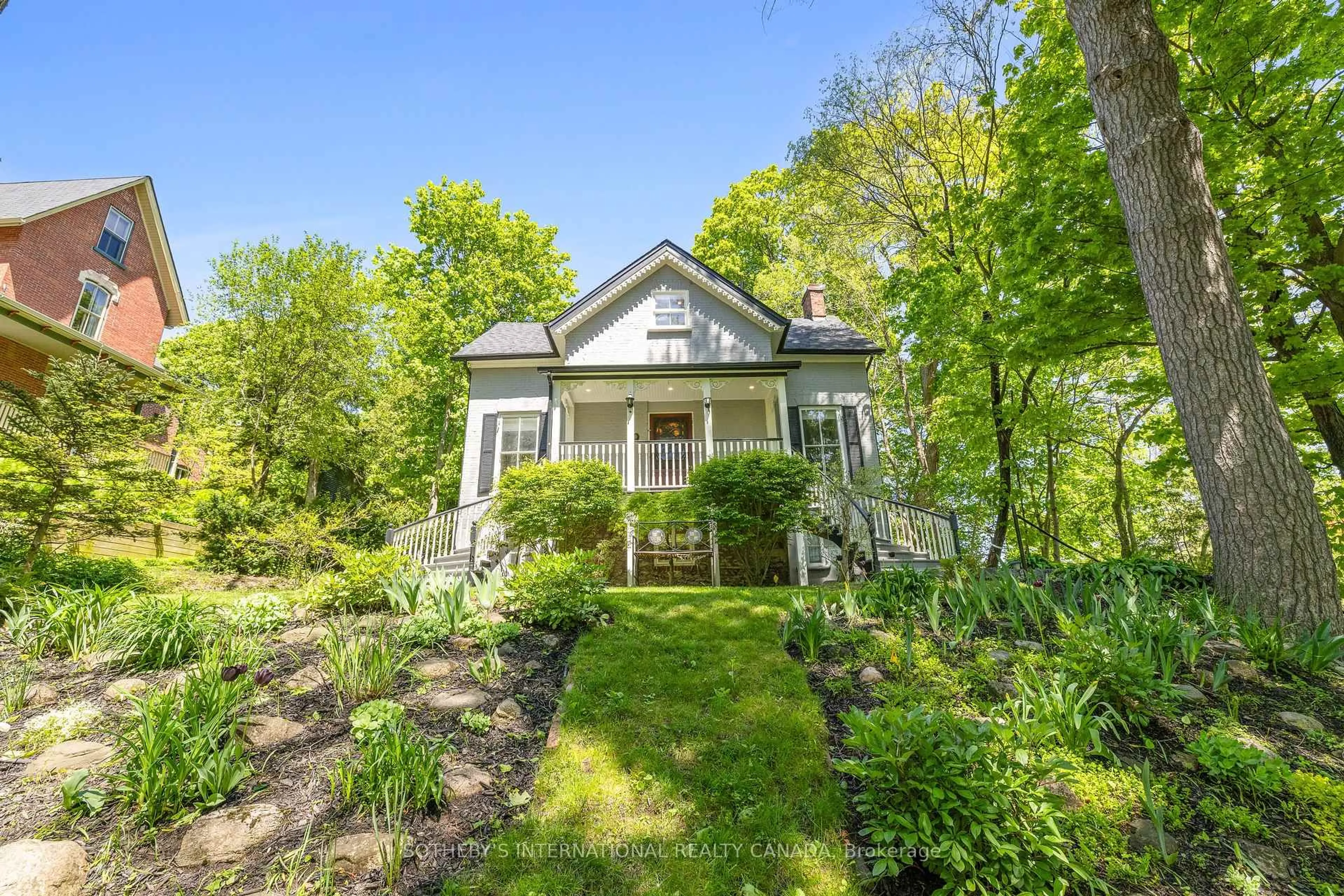 A pic from outside/outdoor area/front of a property/back of a property/a pic from drone, unknown for 72 Augusta St, Port Hope Ontario L1A 1G9