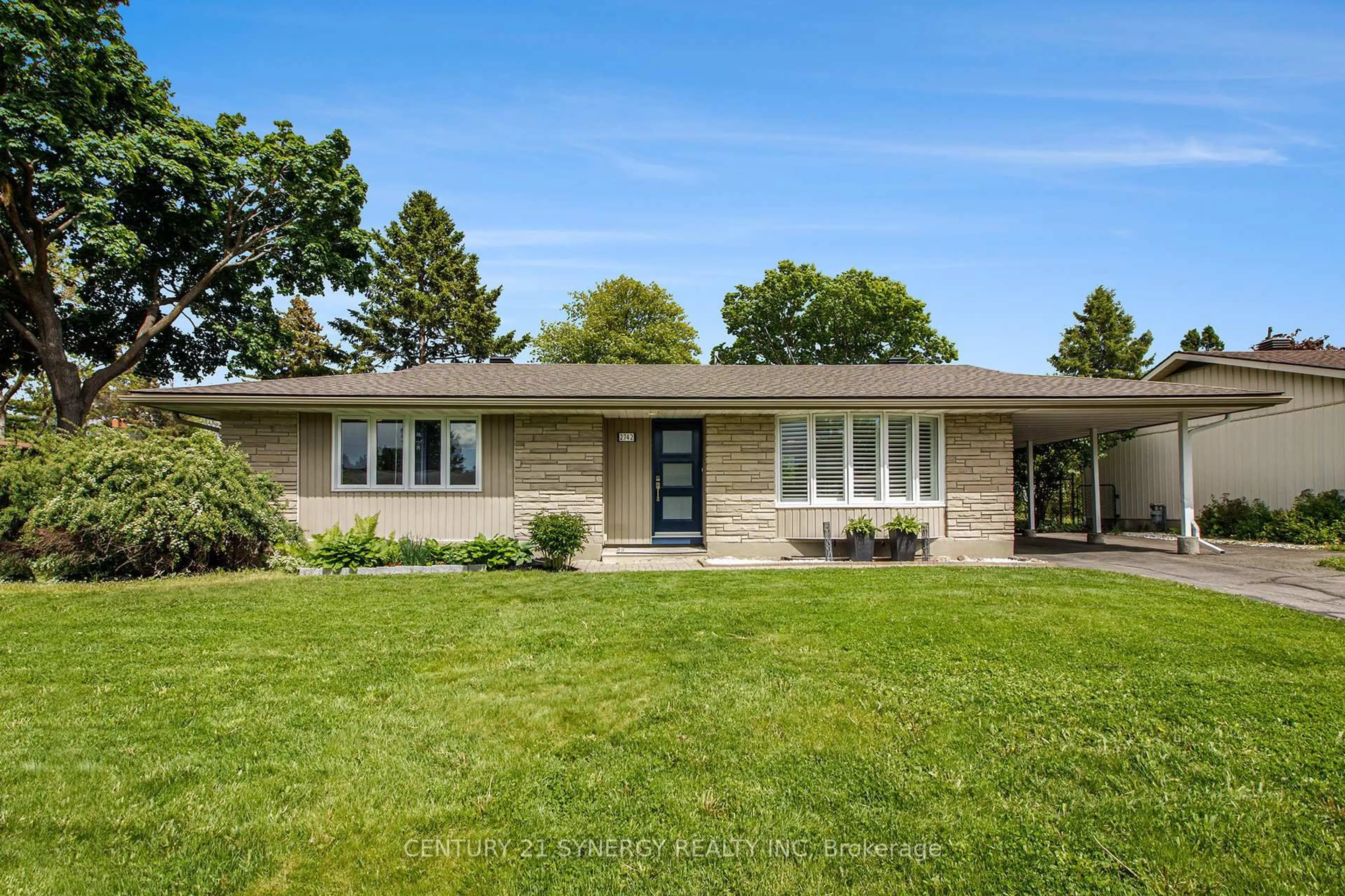 Home with brick exterior material, street for 2742 Ulster Cres, Ottawa Ontario K1V 8J6