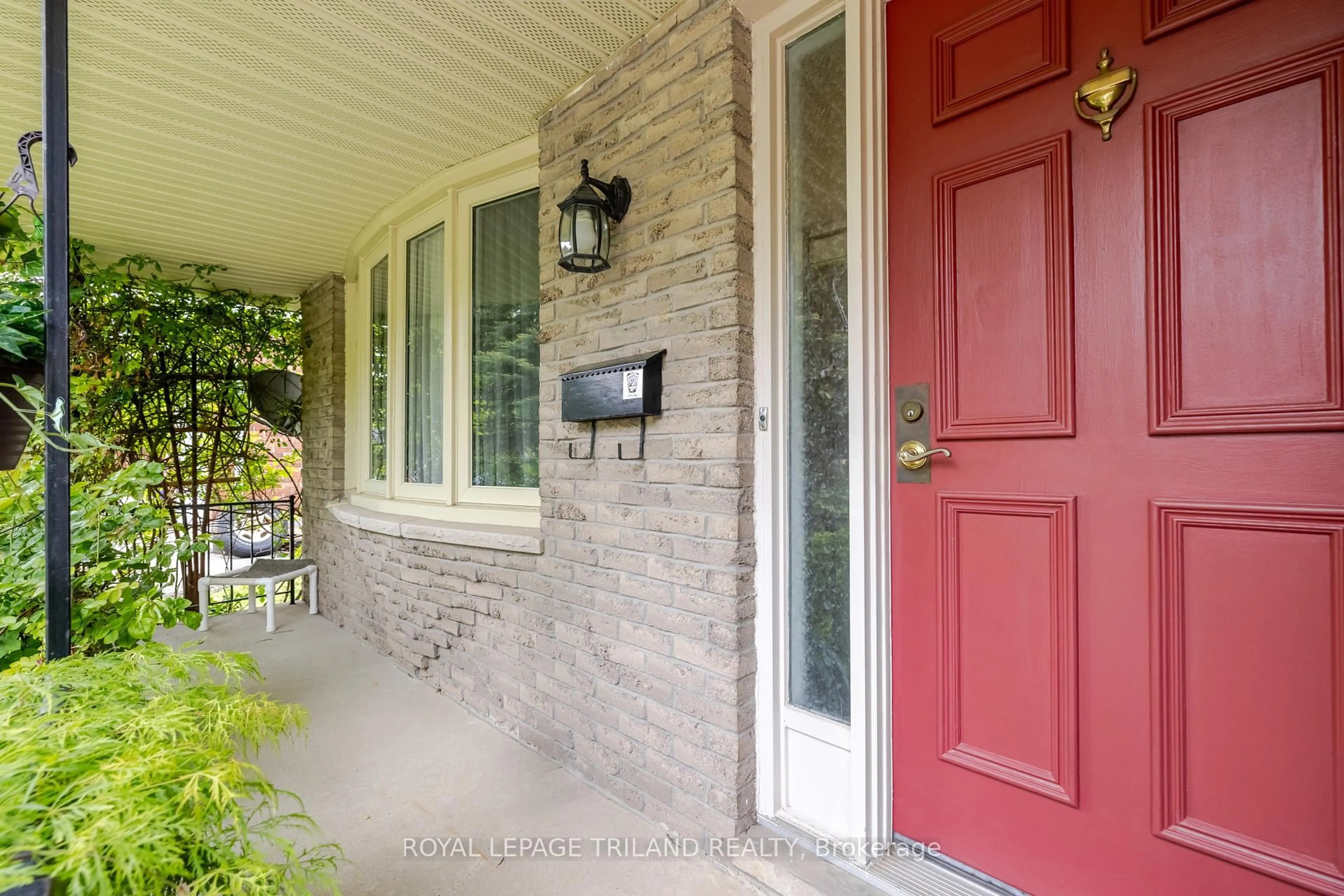 Unknown for 95 Concord Cres, London North Ontario N6G 3H5