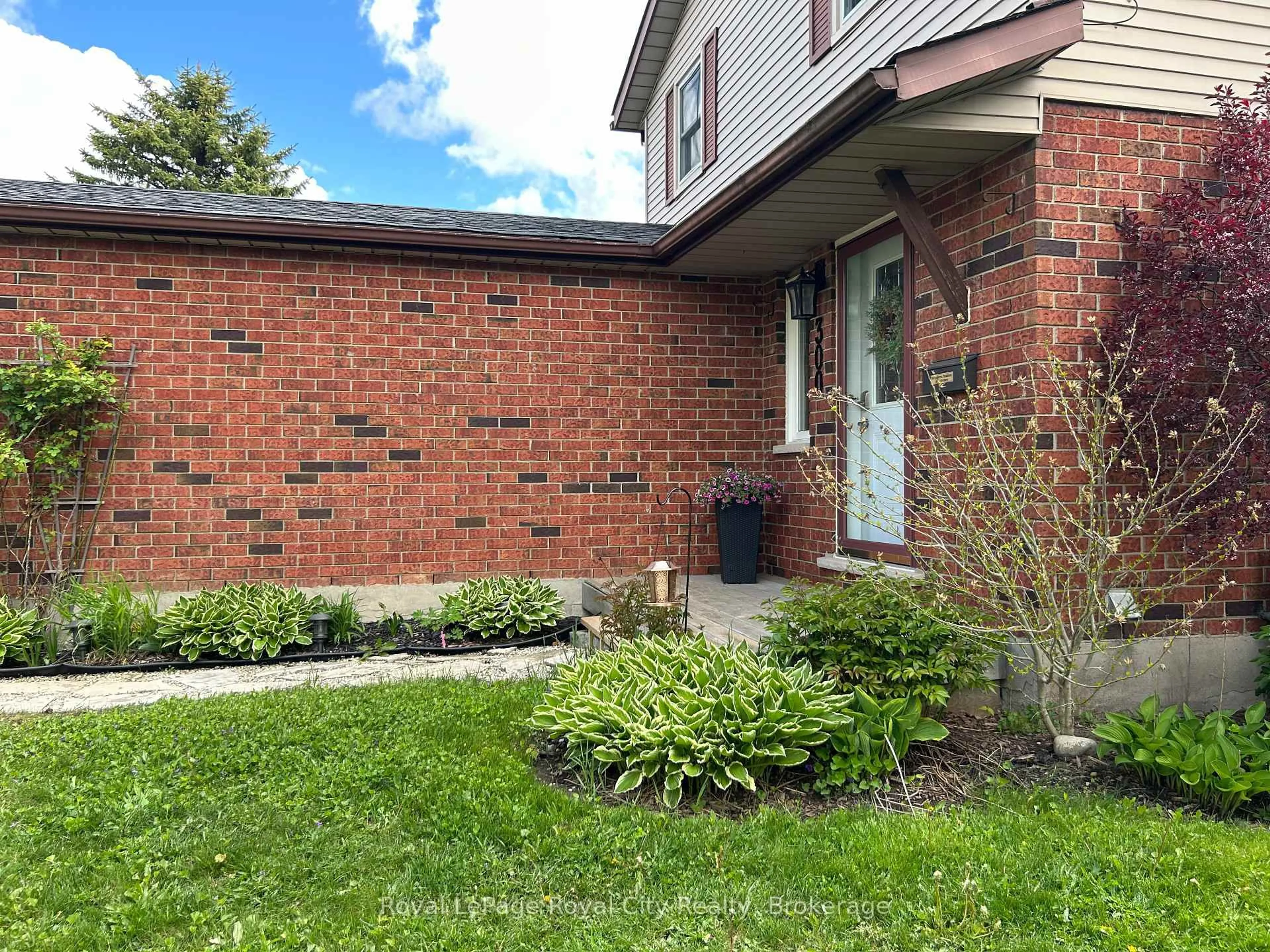 Home with brick exterior material, street for 300 Strathallan St, Centre Wellington Ontario N1M 3L5