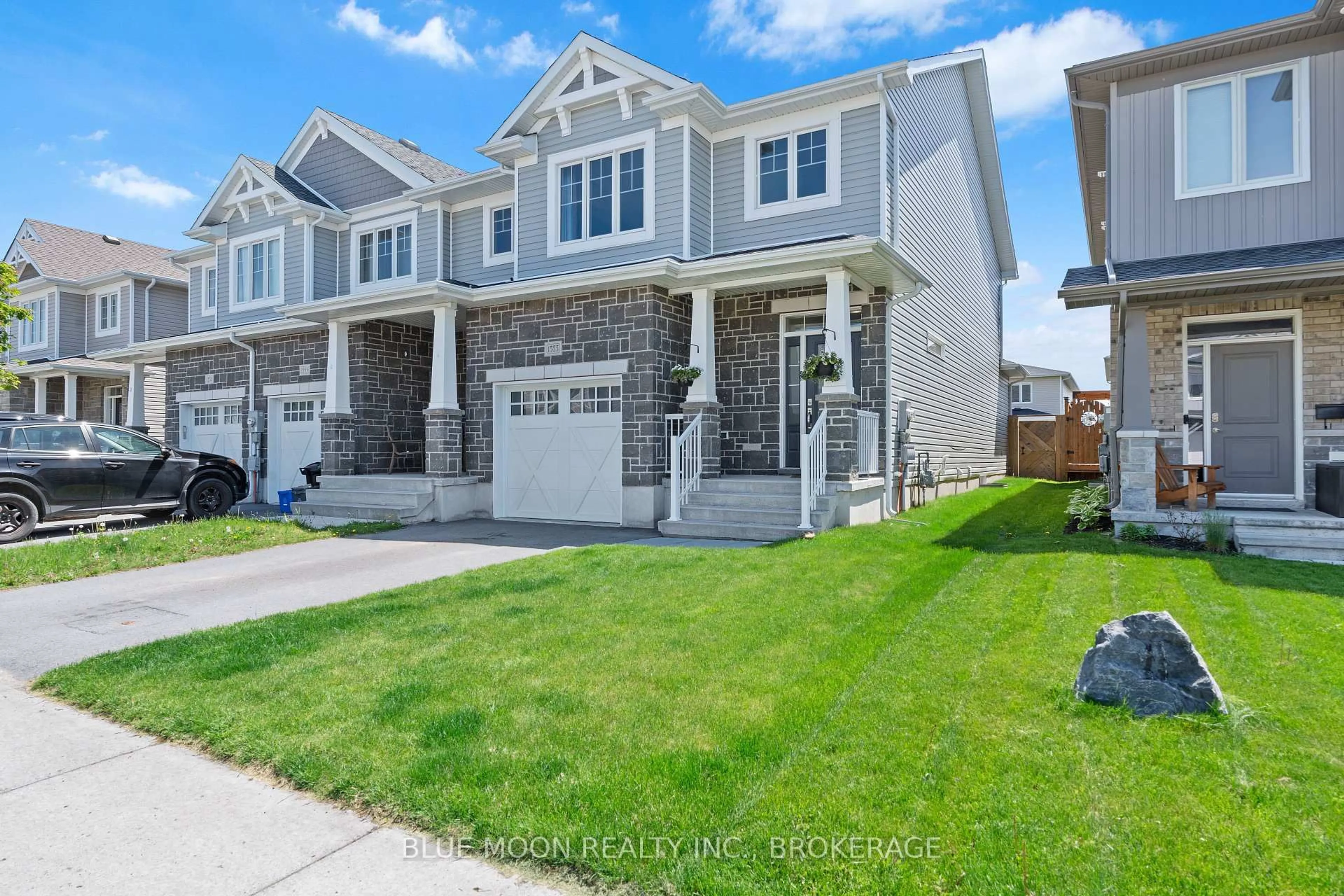 Home with vinyl exterior material, street for 1555 Davenport Cres, Kingston Ontario K7P 0M6