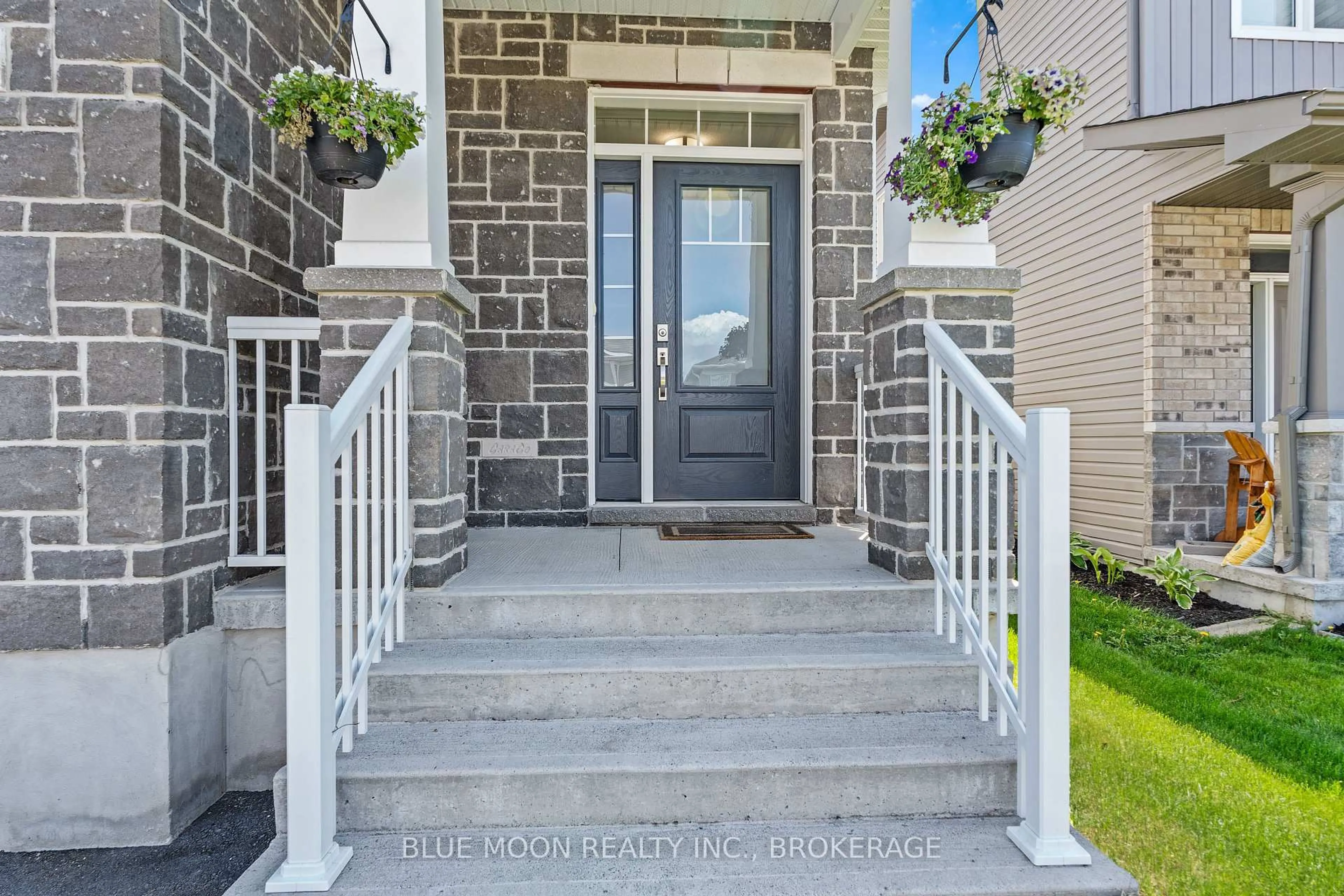 Indoor entryway for 1555 Davenport Cres, Kingston Ontario K7P 0M6