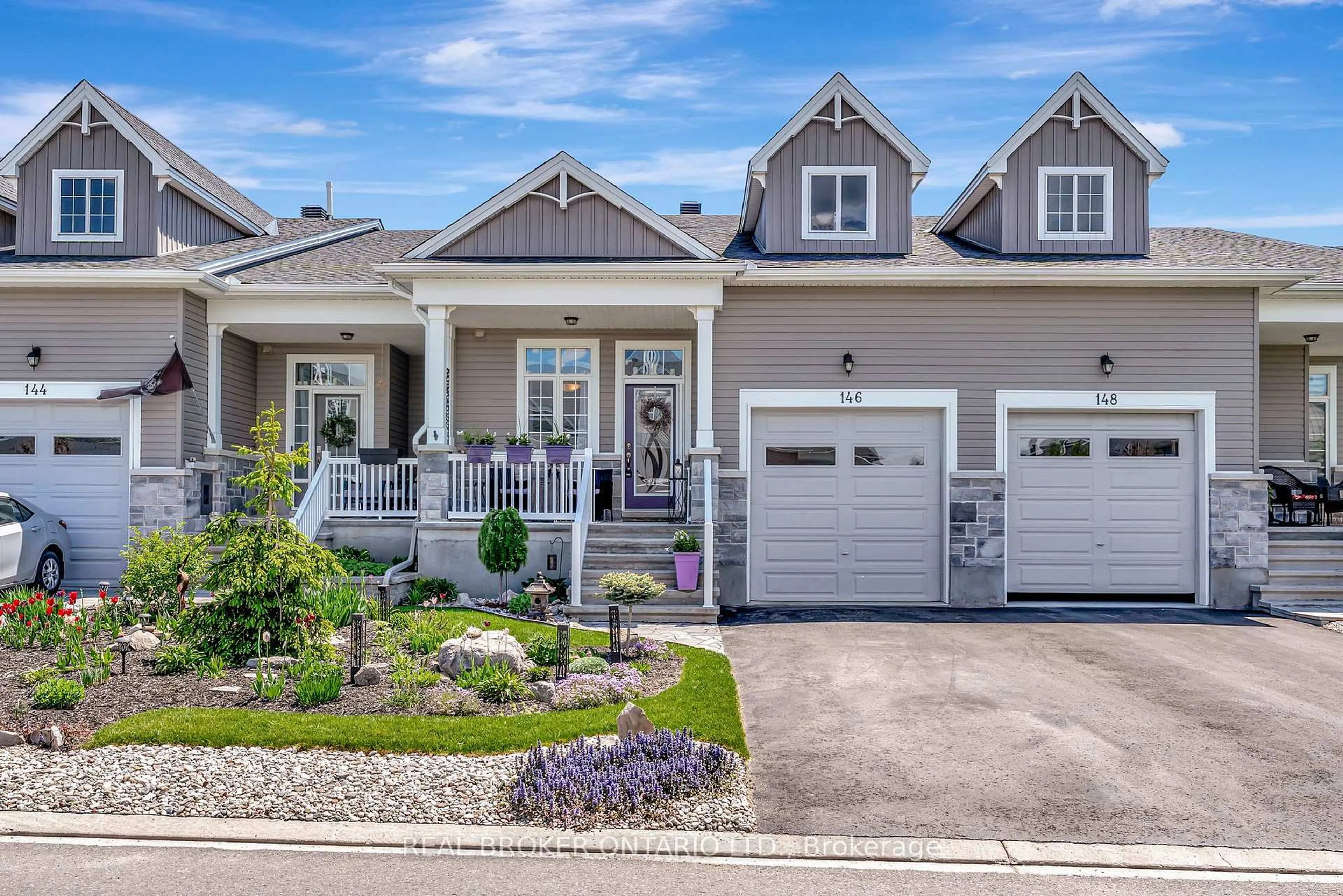 Home with vinyl exterior material, street for 146 Oxford St, North Grenville Ontario K0G 1J0