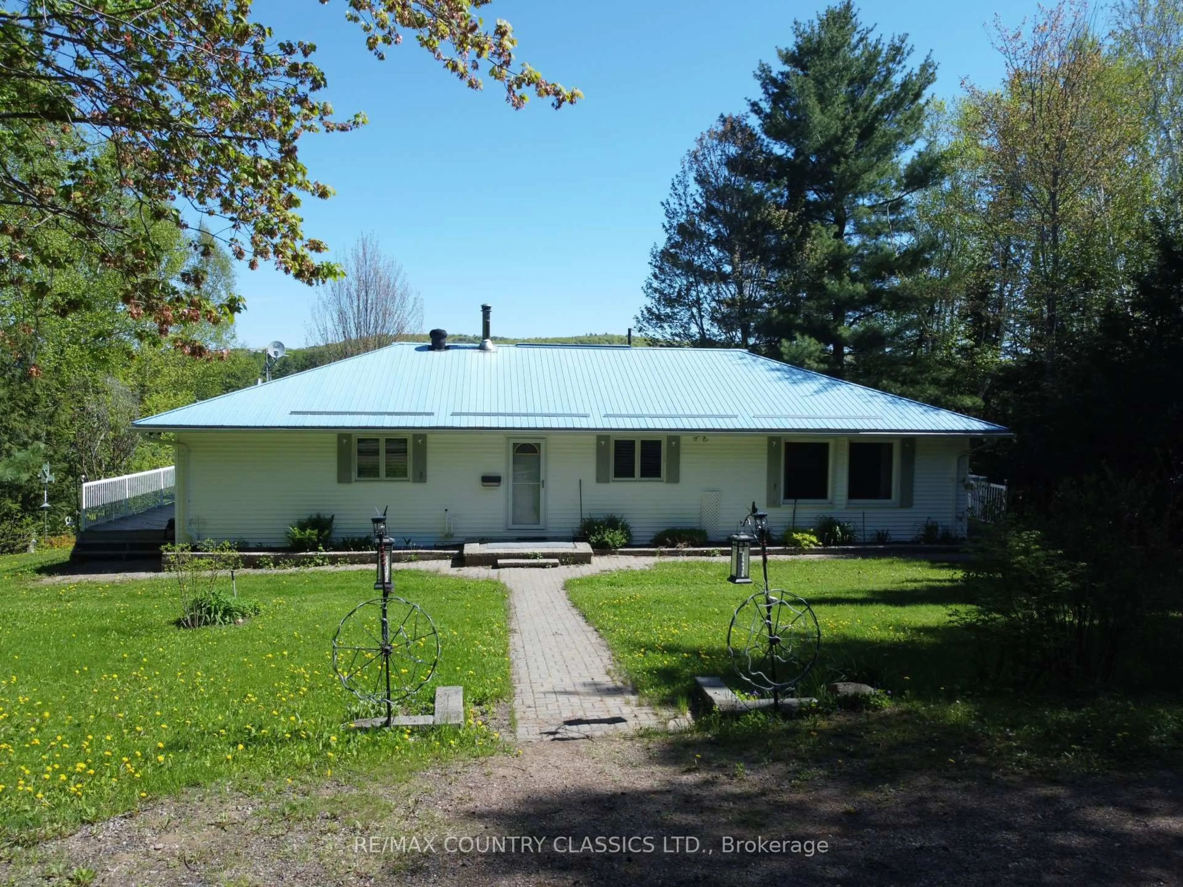 A pic from outside/outdoor area/front of a property/back of a property/a pic from drone, unknown for 1448 Kamaniskeg Lk Rd, Combermere Ontario K0J 1L0