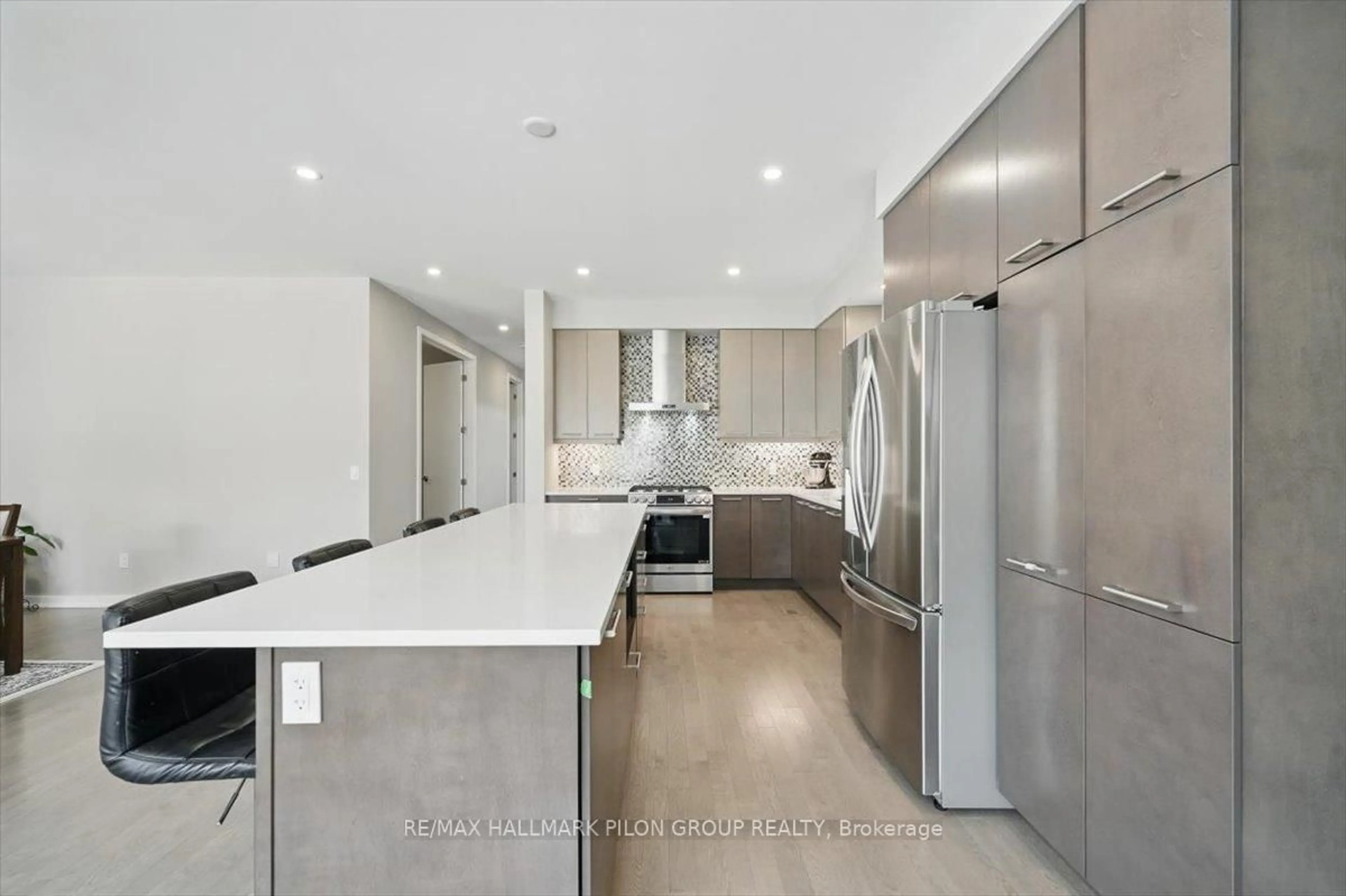 Contemporary kitchen, ceramic/tile floor for 159 Rockmelon St, Ottawa Ontario K1X 0K6