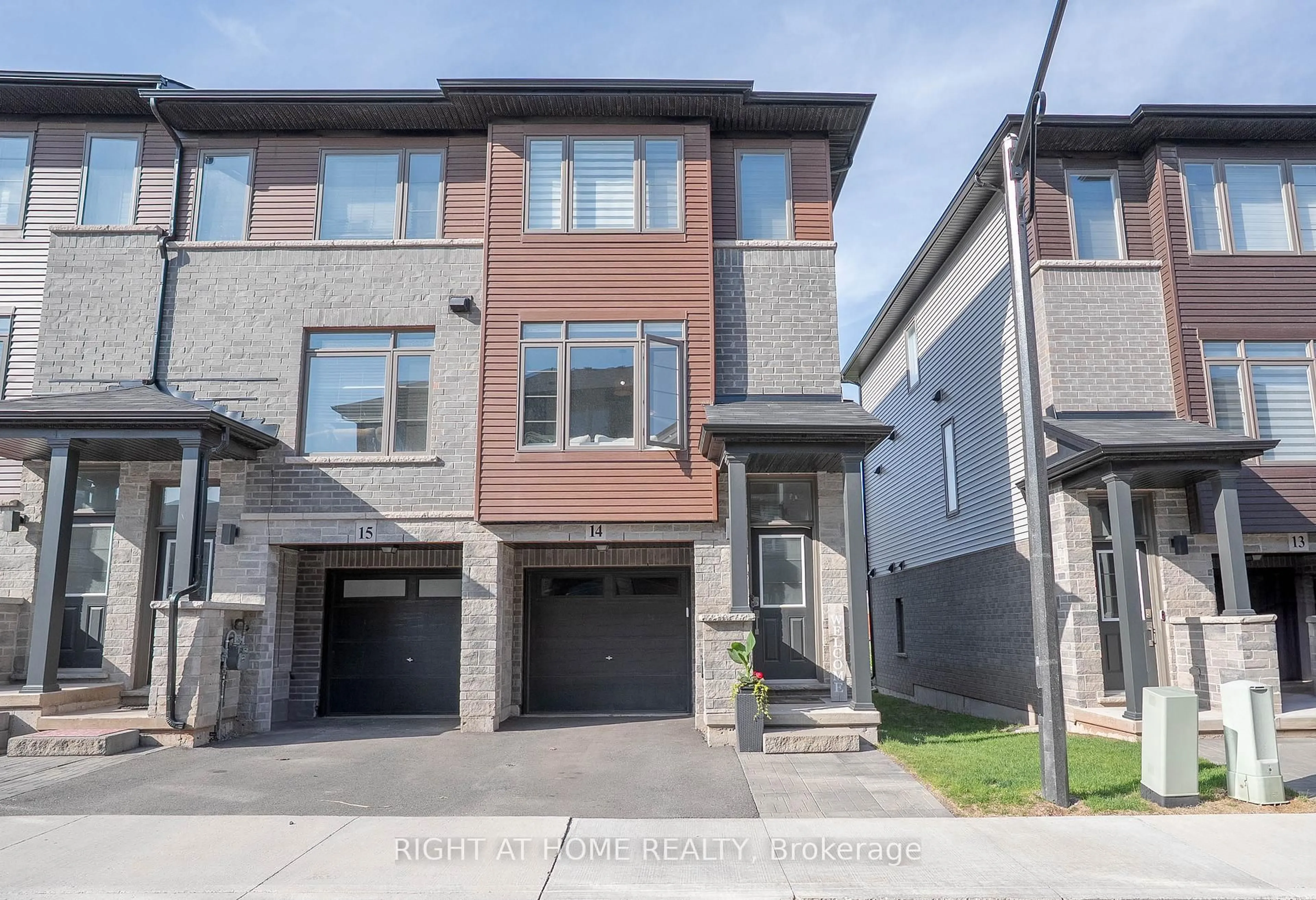Home with brick exterior material, street for 575 Woodward Ave #14, Hamilton Ontario L8H 0B3