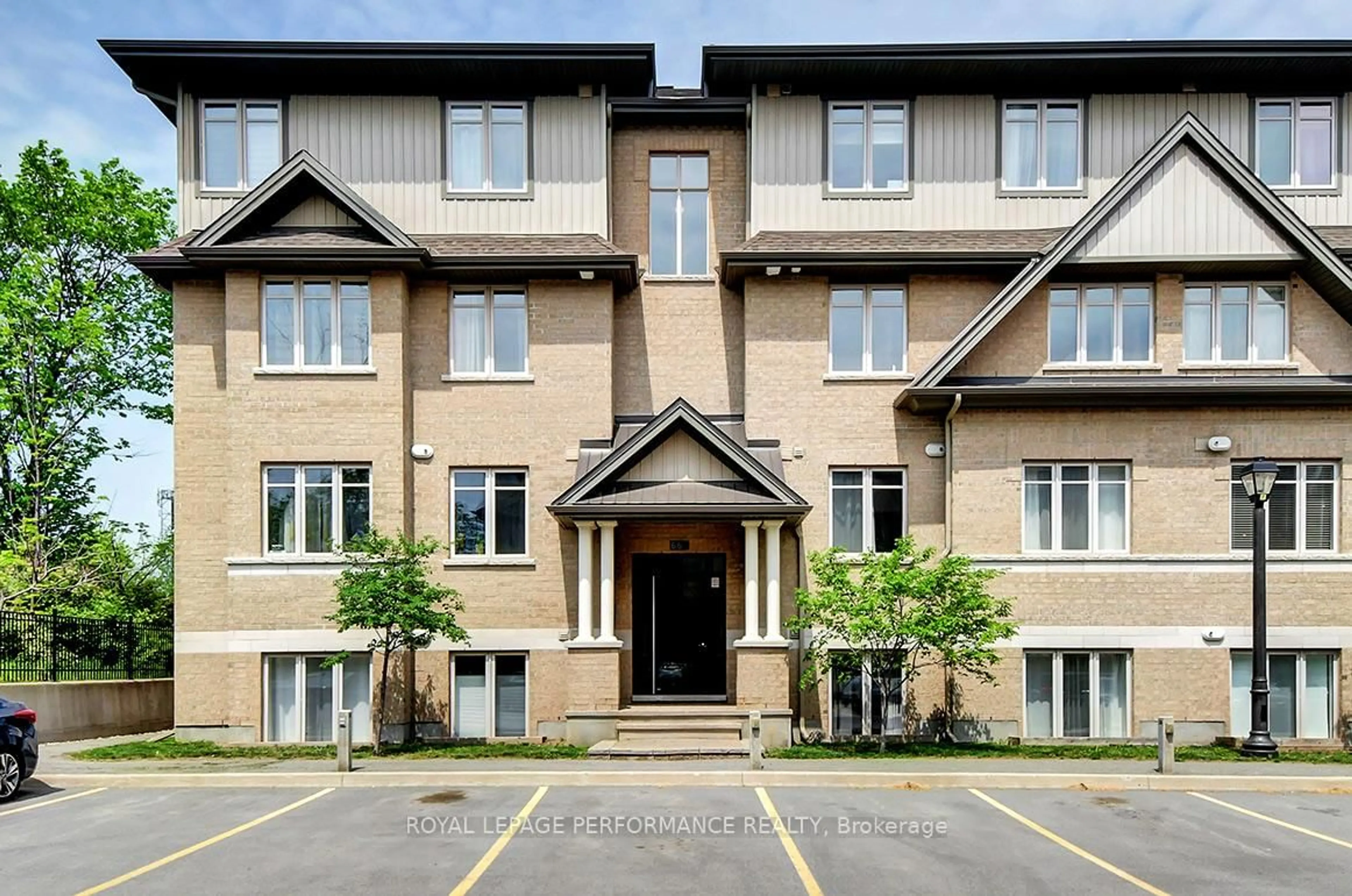 Unknown for 66A Tipperary Private, Ottawa Ontario K2J 2T3