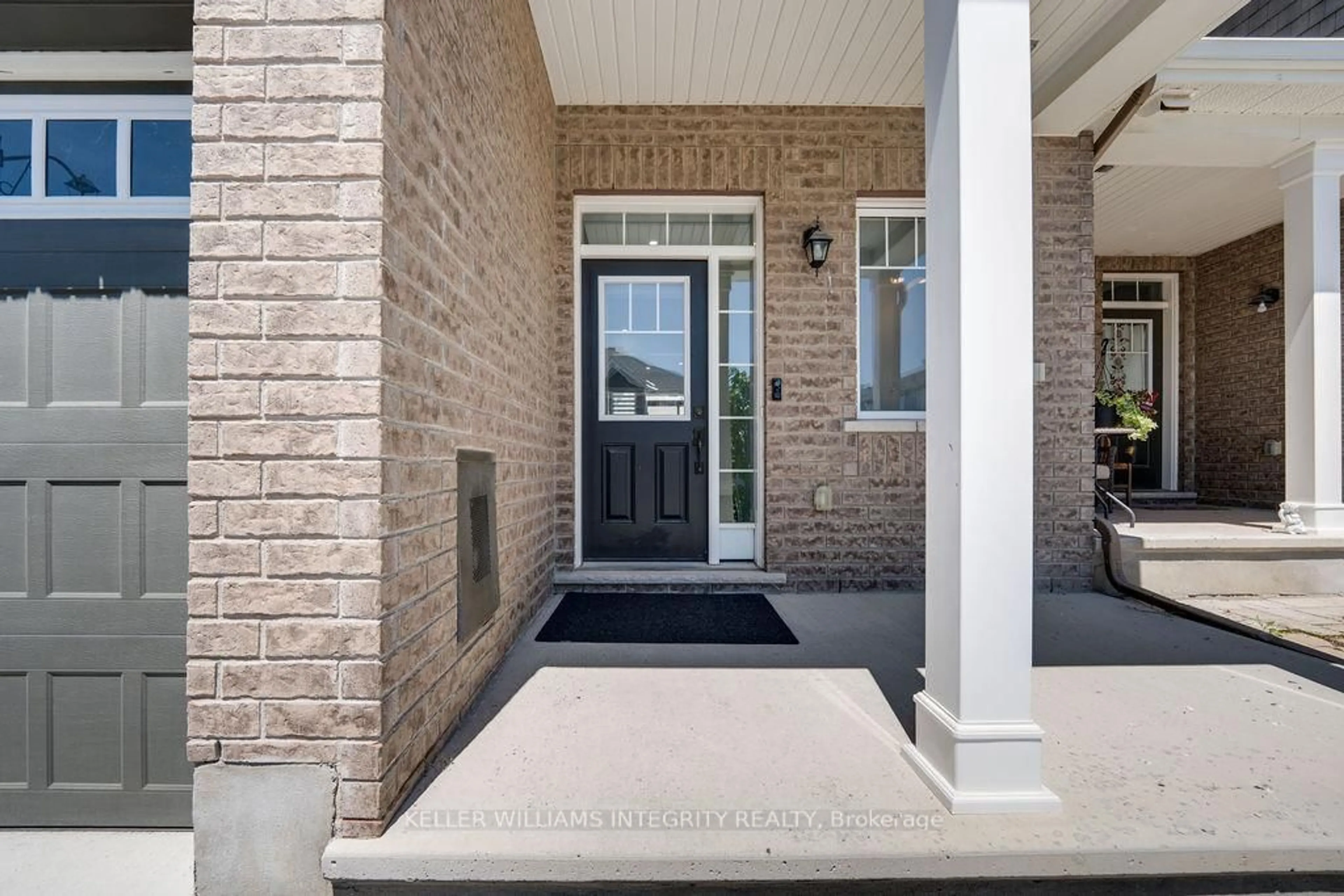 Indoor entryway for 602 Monardia Way, Ottawa Ontario K4A 1C8