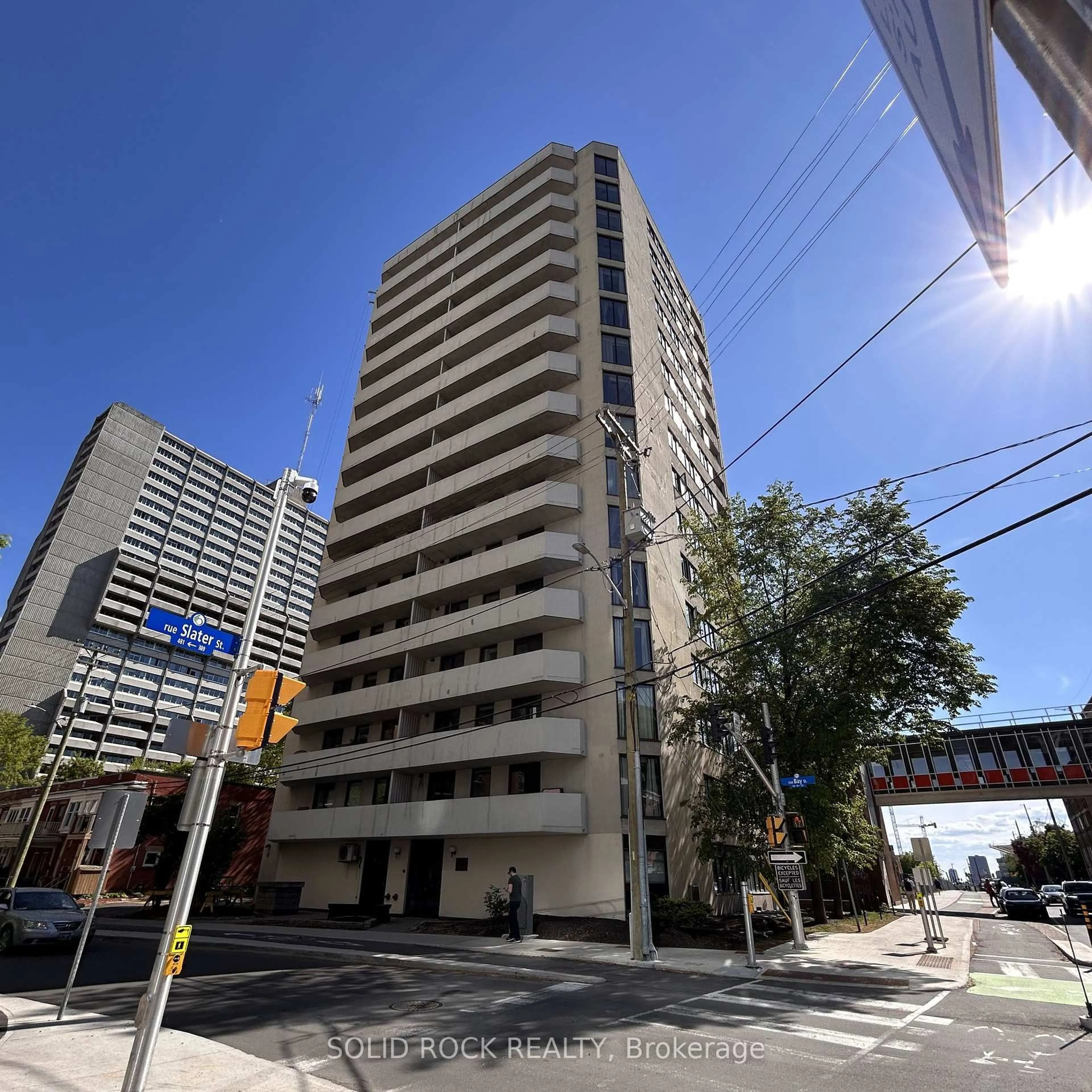 Unknown for 200 Bay St #1701, Ottawa Ontario K1R 7W8