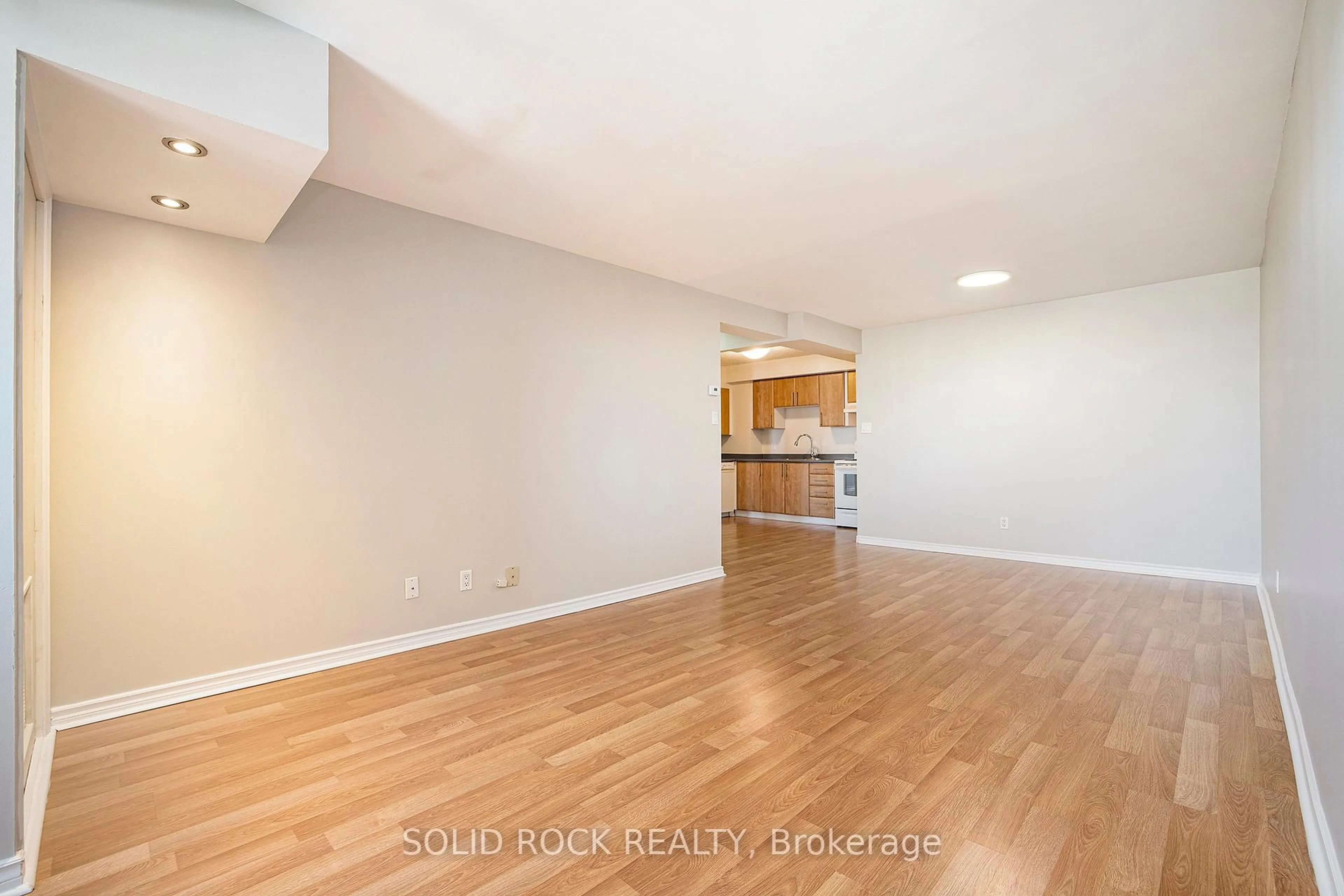 A pic of a room for 200 Bay St #1701, Ottawa Ontario K1R 7W8