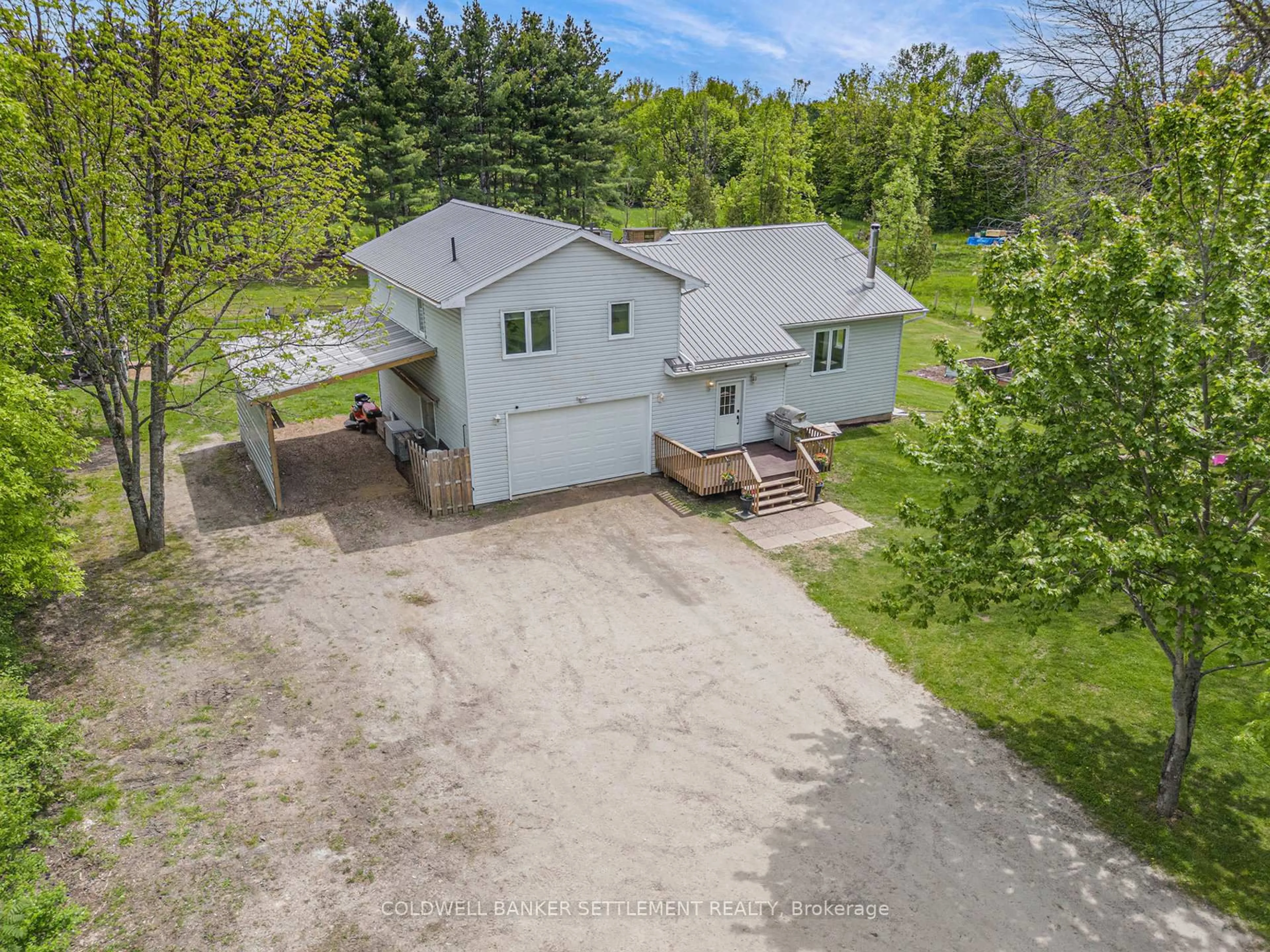 A pic from outside/outdoor area/front of a property/back of a property/a pic from drone, unknown for 1265 Bathurst 5th Con Concession, Perth Ontario K7H 3C9