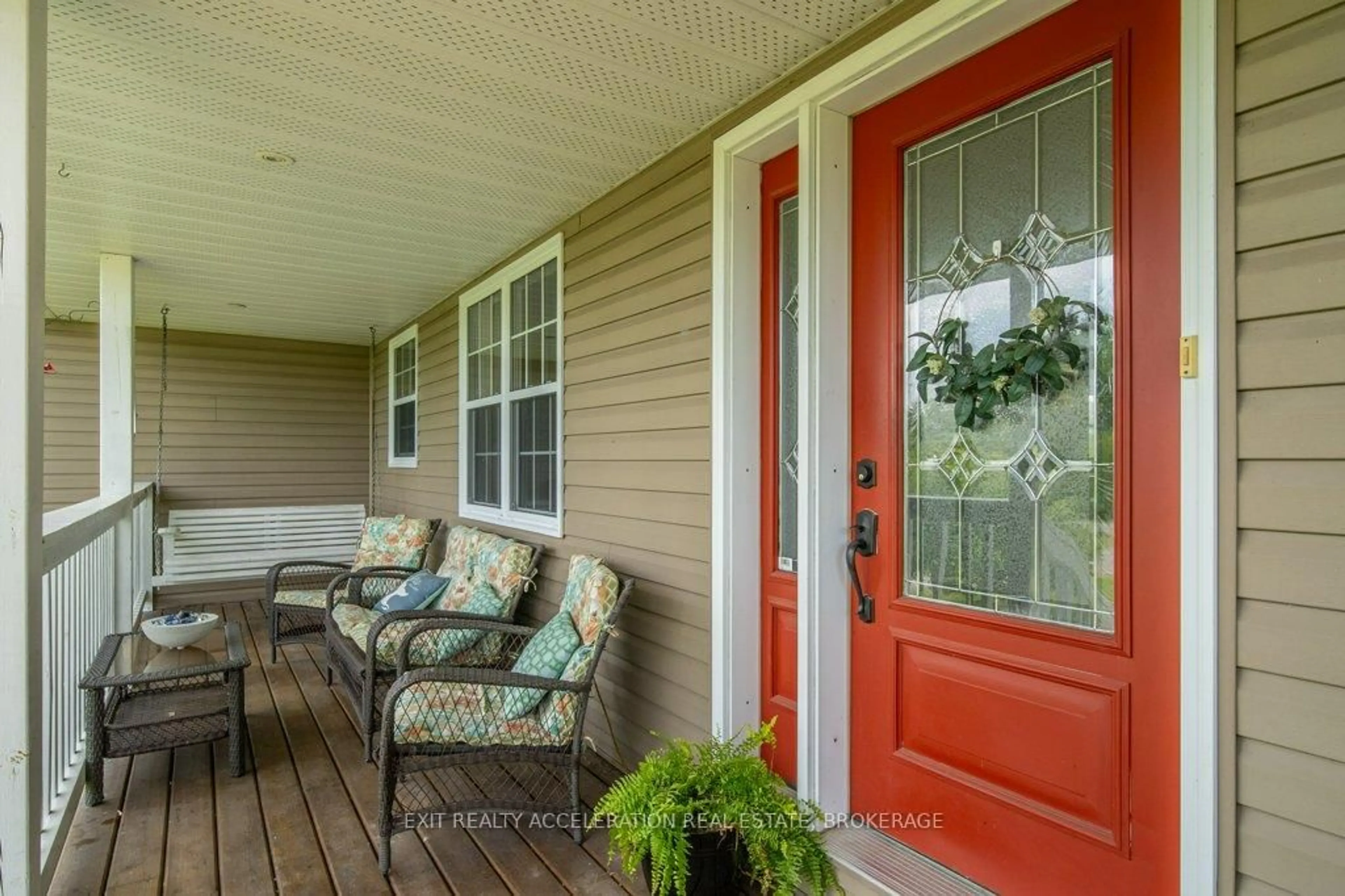 Indoor entryway for 405 Brennan Rd, Belleville Ontario K8N 4Z6