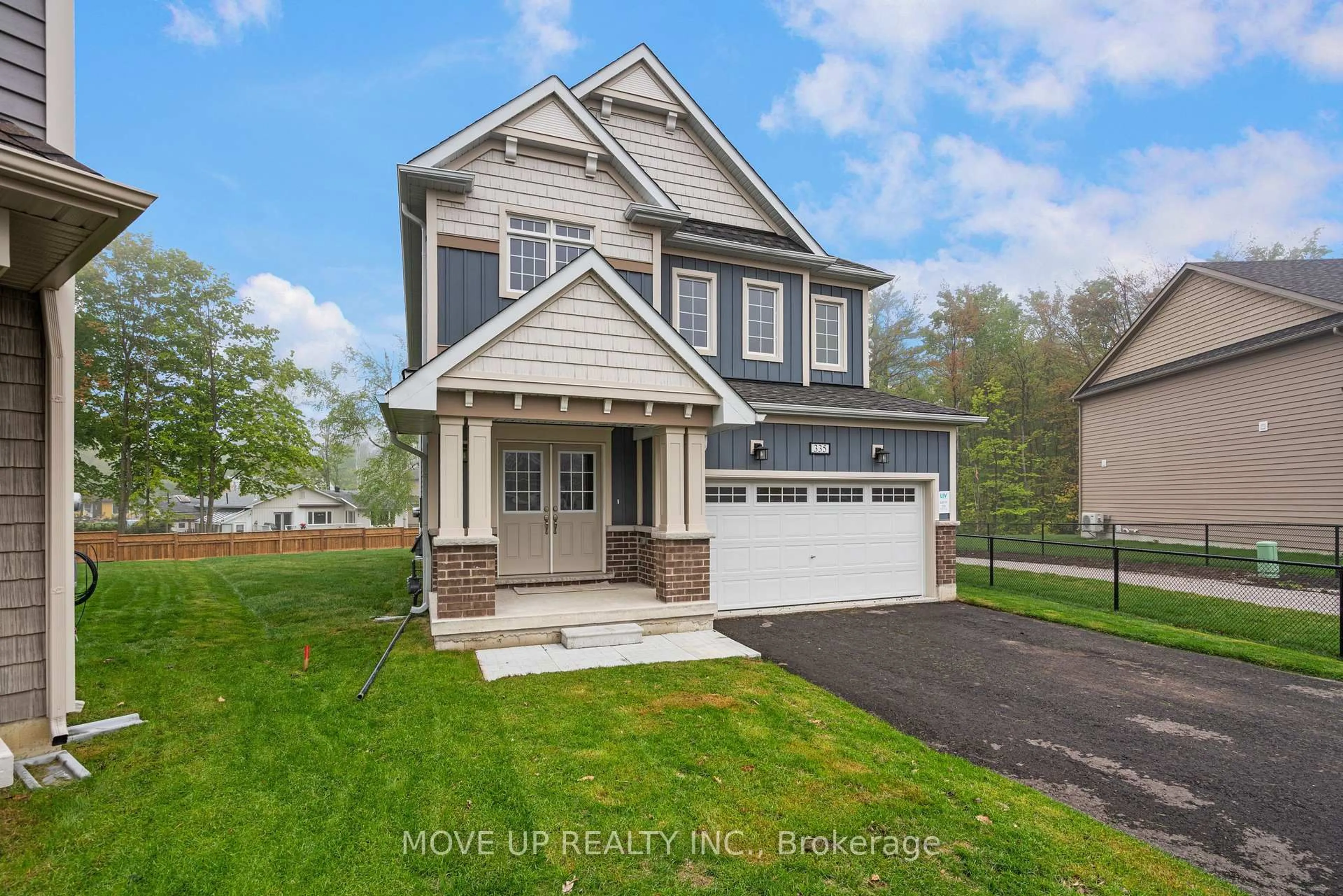 Home with vinyl exterior material, street for 335 Beechwood Forest Lane, Gravenhurst Ontario P1P 0H8