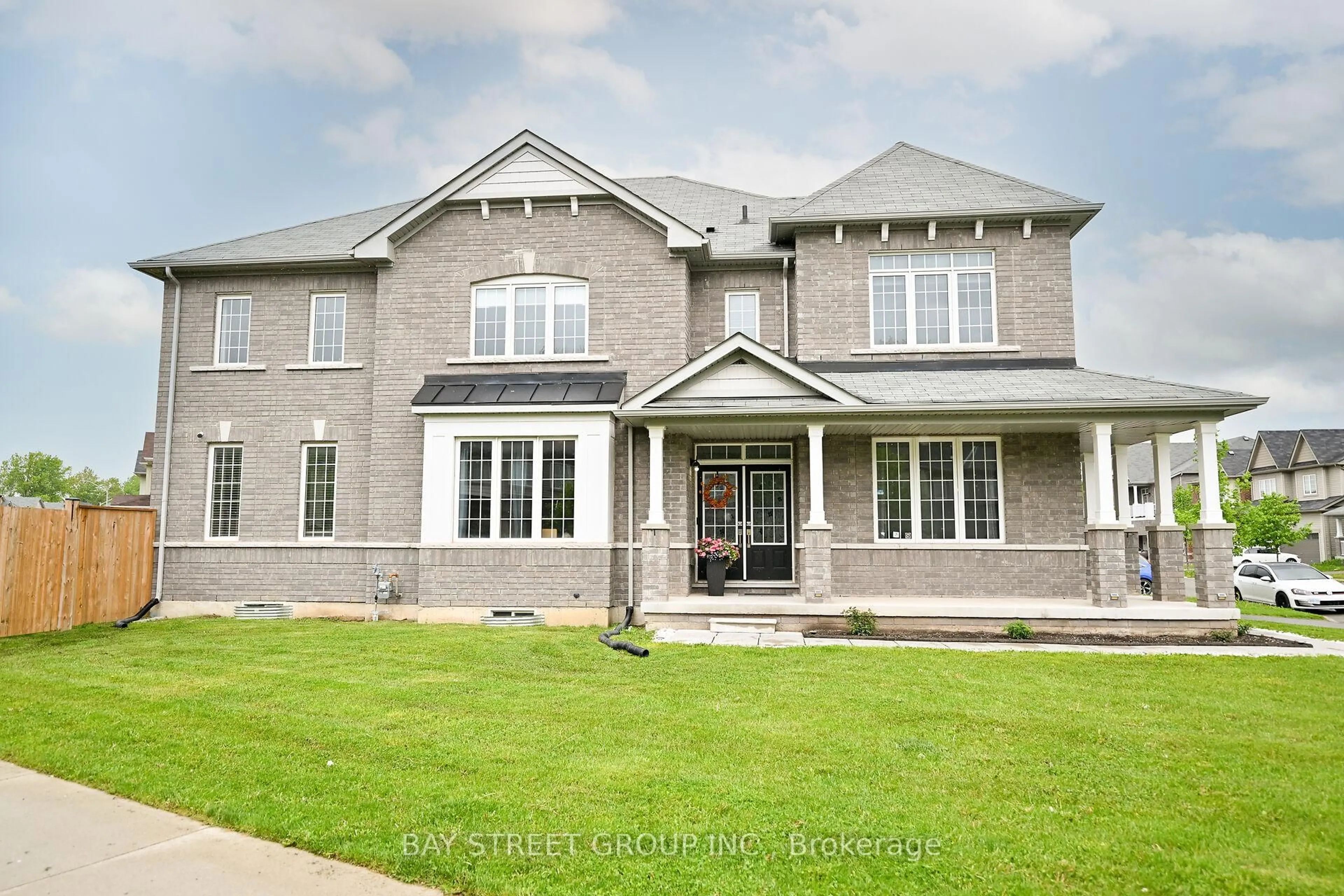 Home with brick exterior material, street for 19 Froggy Dr, Thorold Ontario L9B 0G9