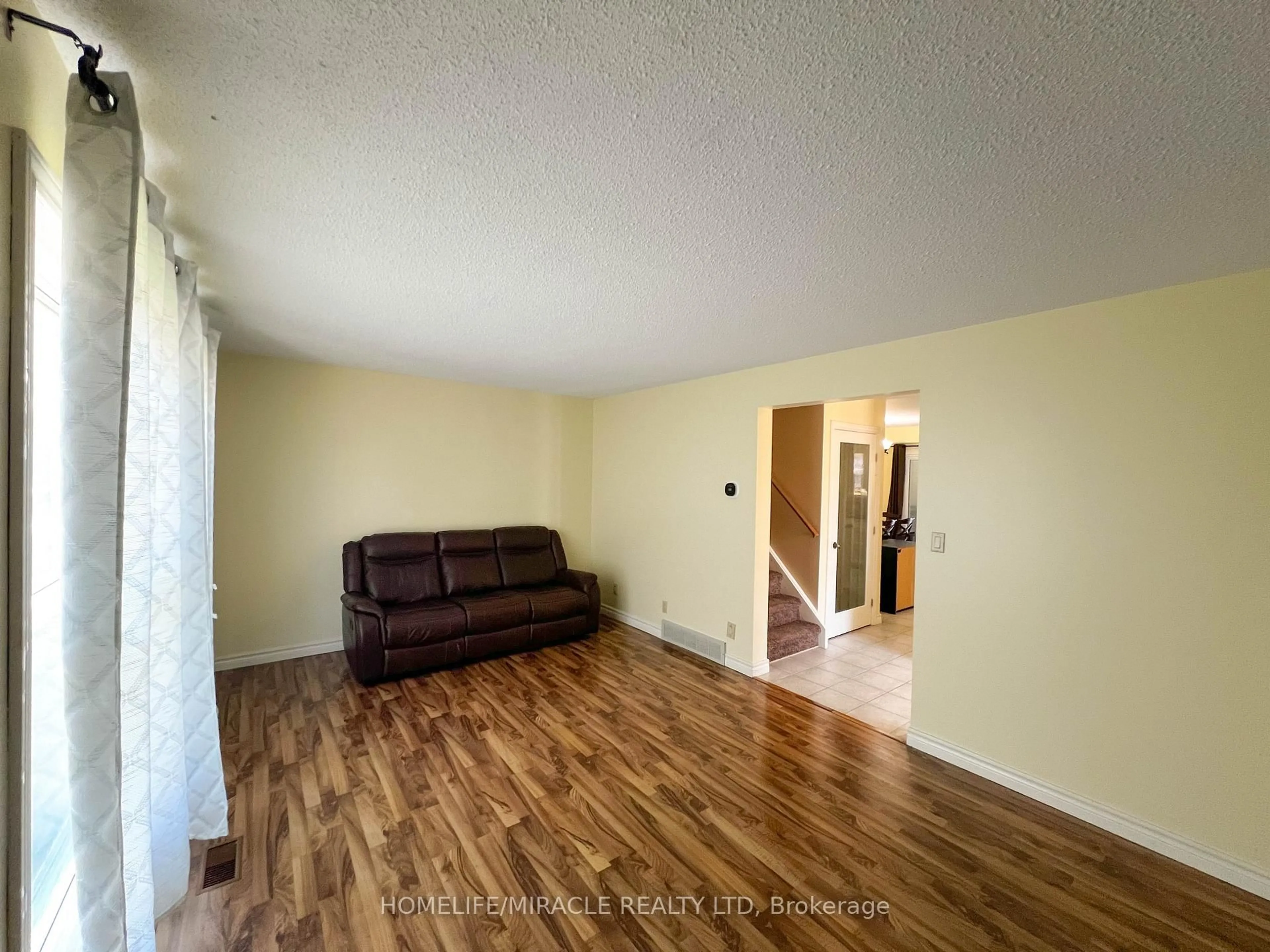 A pic of a room for 85 Aquador Dr, Welland Ontario L3C 5S5