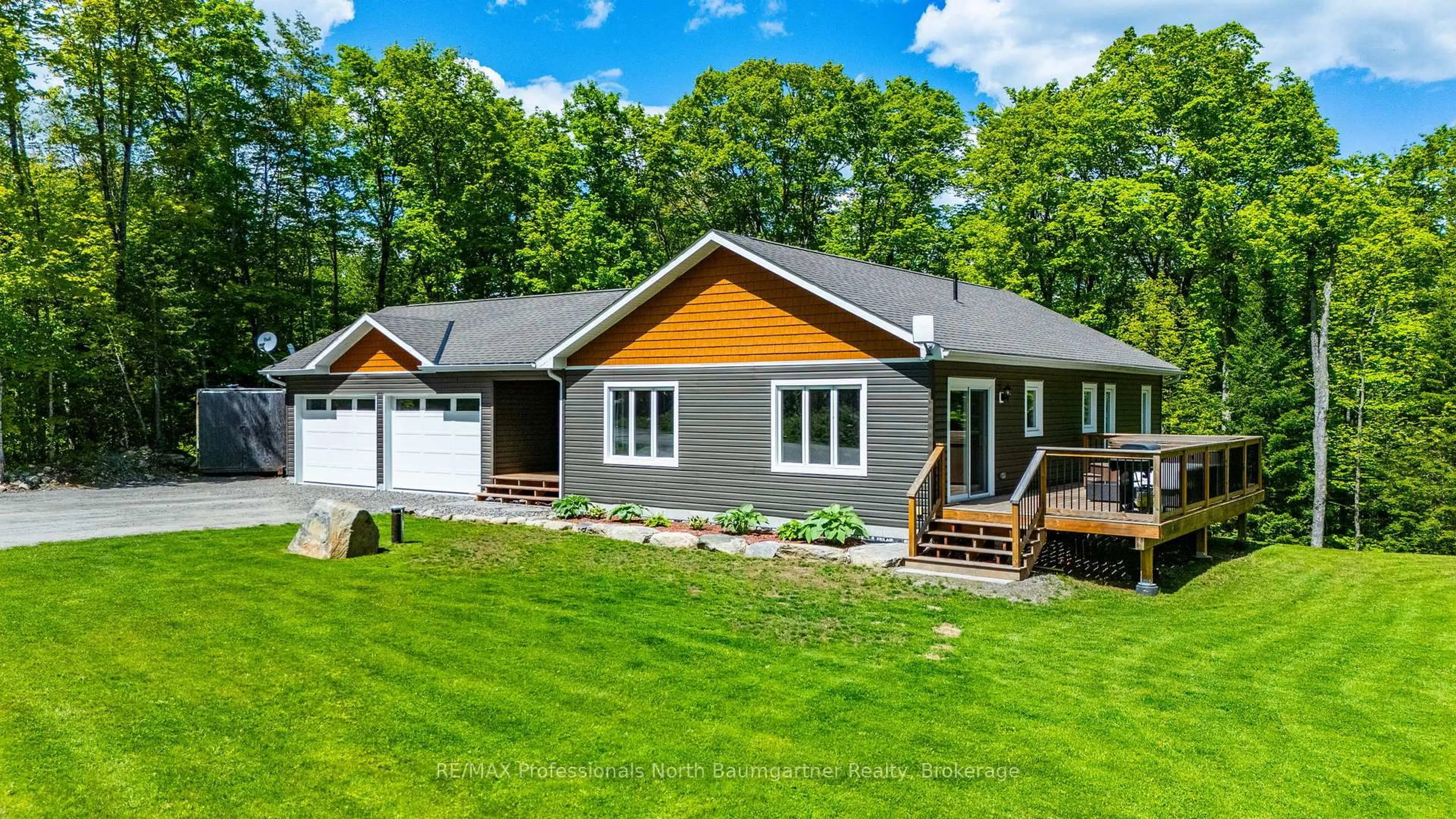 Home with vinyl exterior material, unknown for 1030 Hilltop Rd, Dysart et al Ontario K0M 1S0