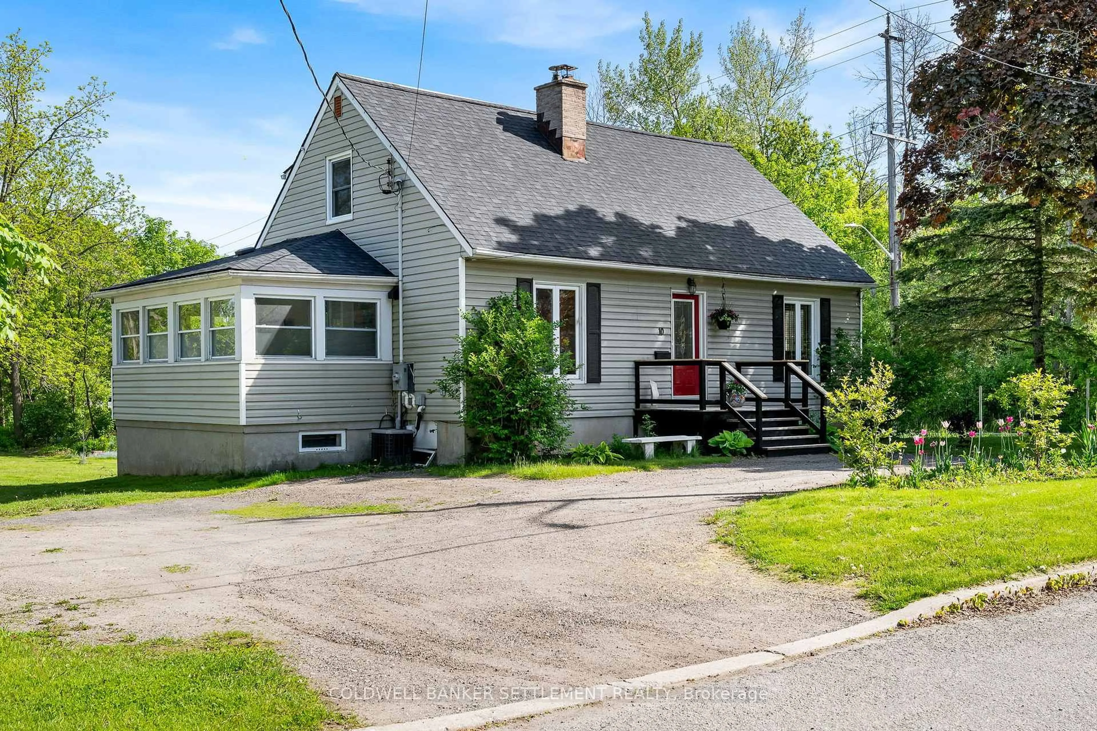 Unknown for 10 John St, Perth Ontario K7H 1T6