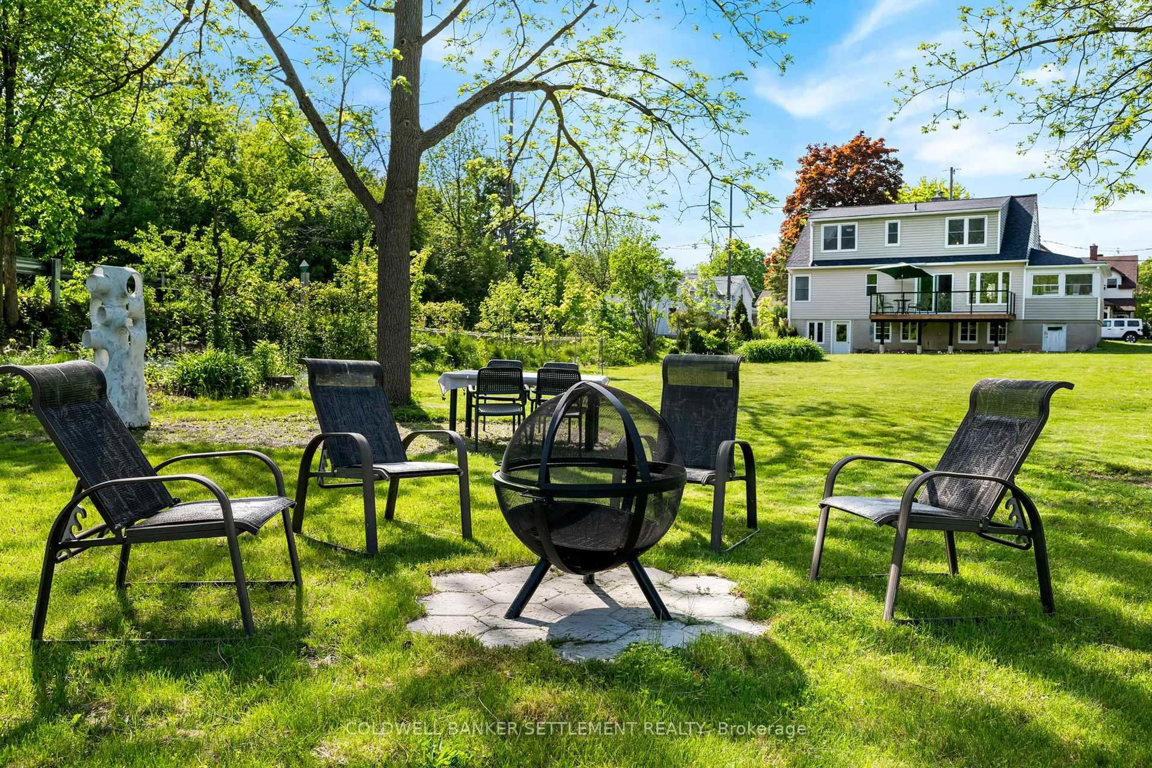 Patio, water/lake/river/ocean view for 10 John St, Perth Ontario K7H 1T6