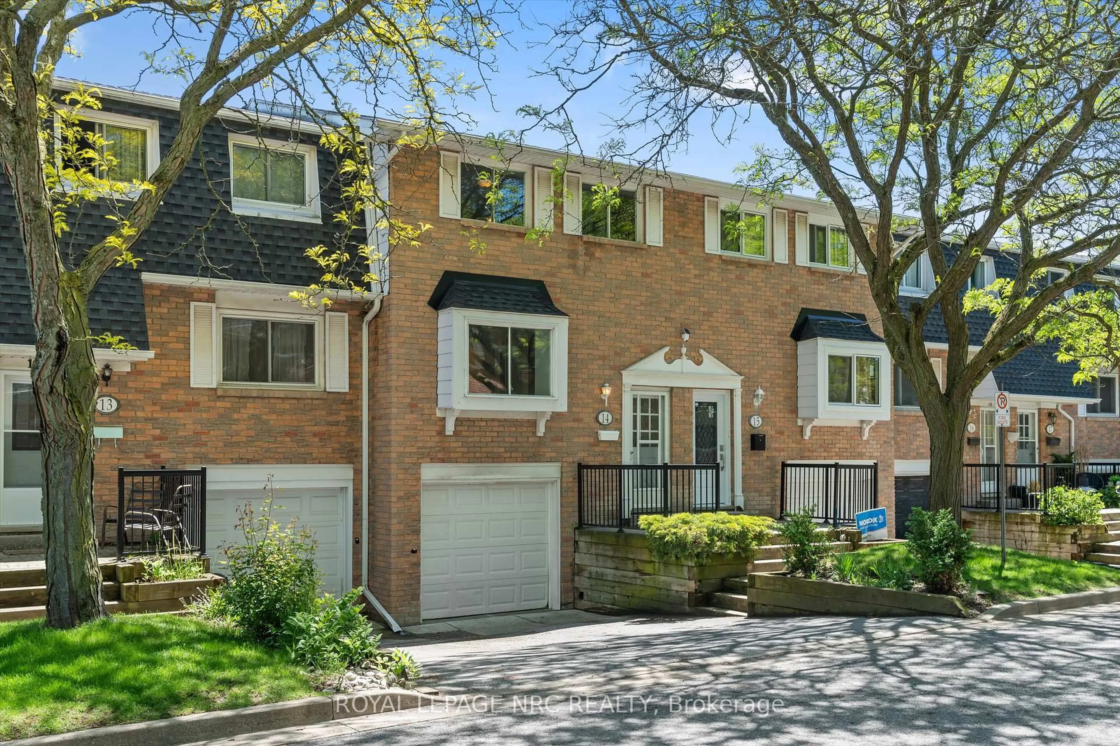 Home with brick exterior material, street for 185 Denistoun St #14, Welland Ontario L3C 6J6