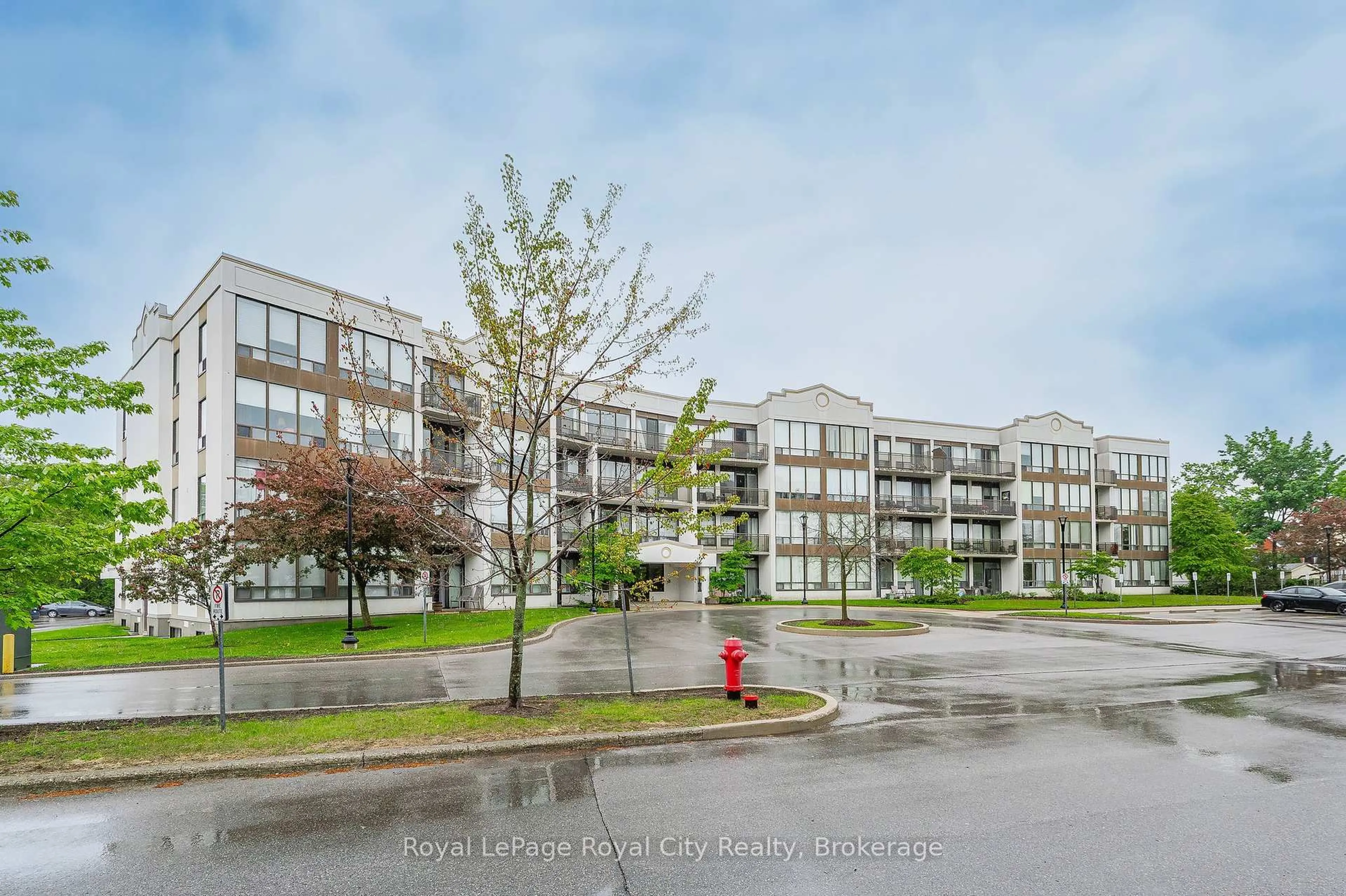 Blurry image for 105 BAGOT St #109, Guelph Ontario N1H 8H4