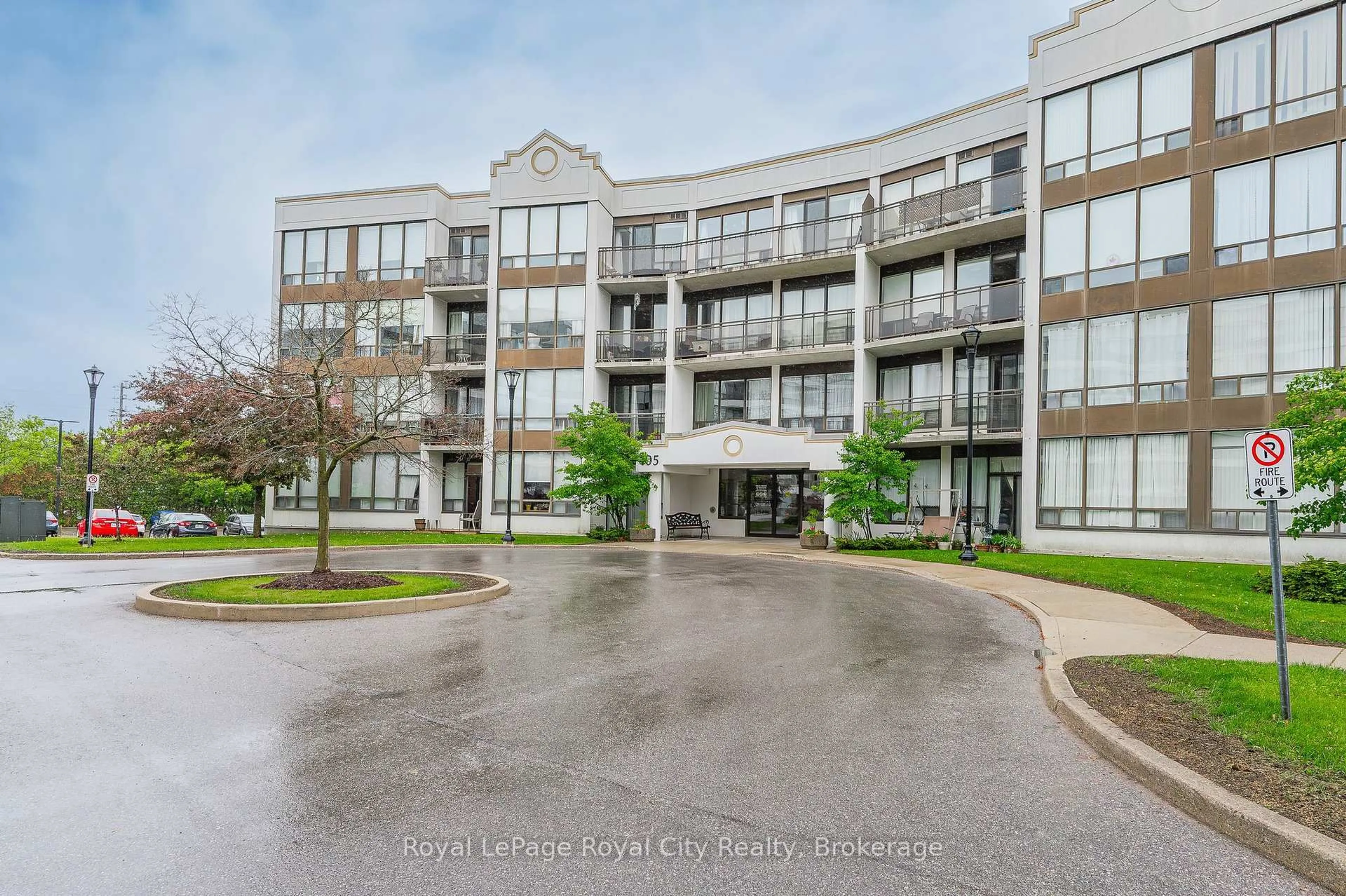 Patio, unknown for 105 BAGOT St #109, Guelph Ontario N1H 8H4