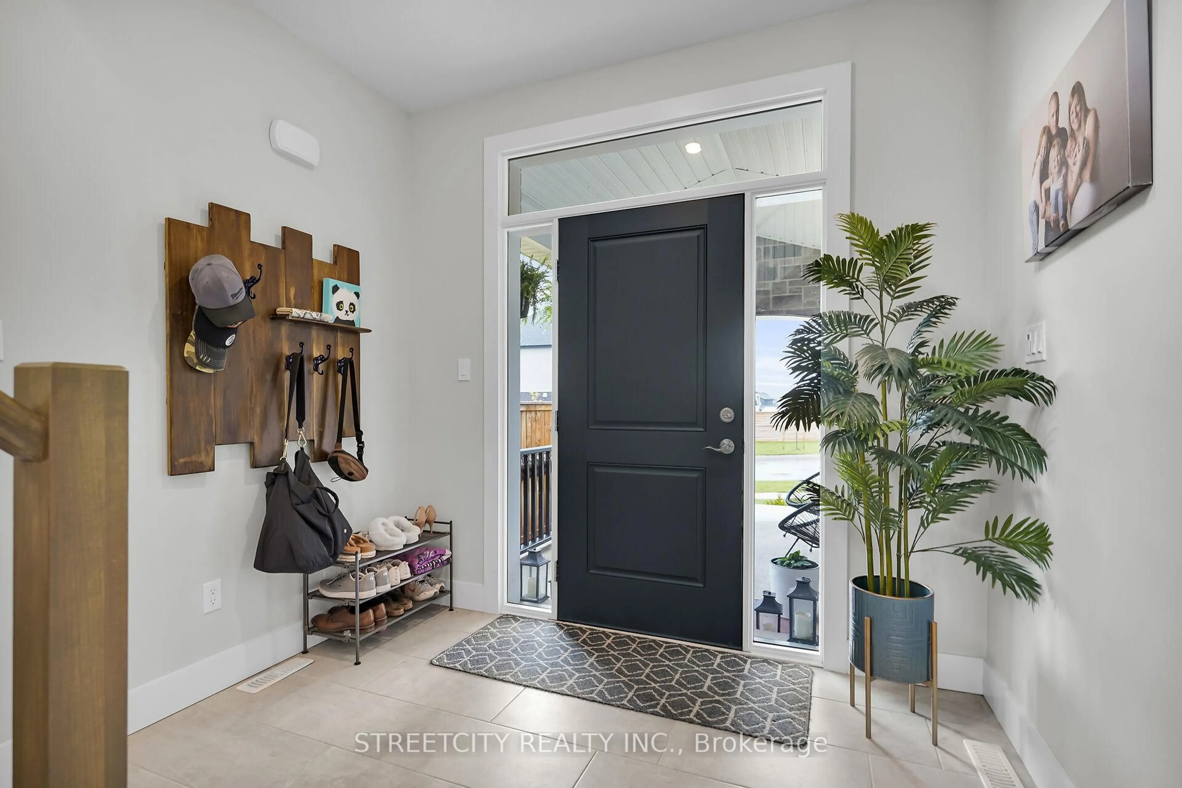Indoor entryway for 4 Locky Lane, Middlesex Centre Ontario N0L 1R0